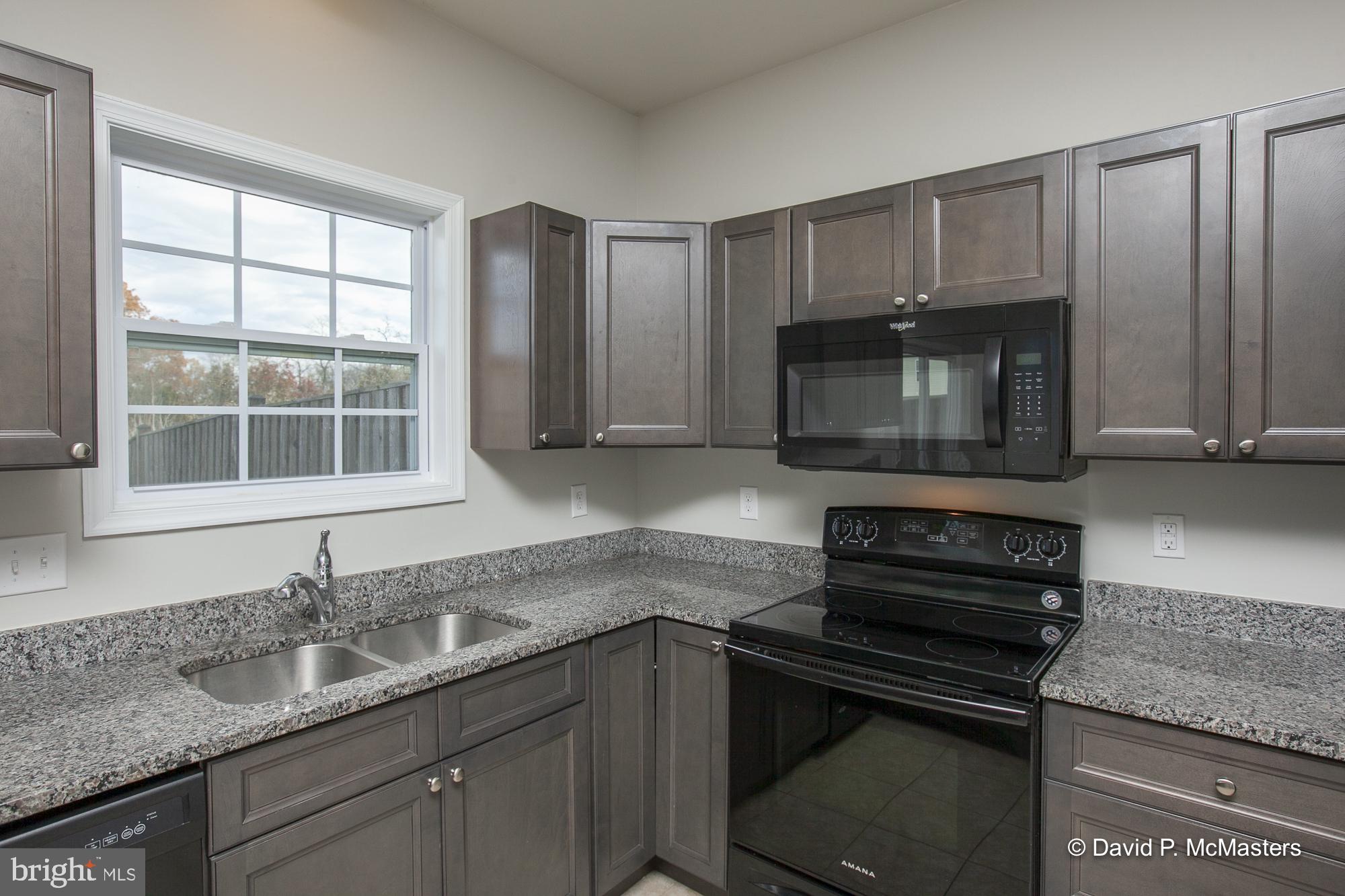 TOWNES OF RIDGEWAY - Residential Lease