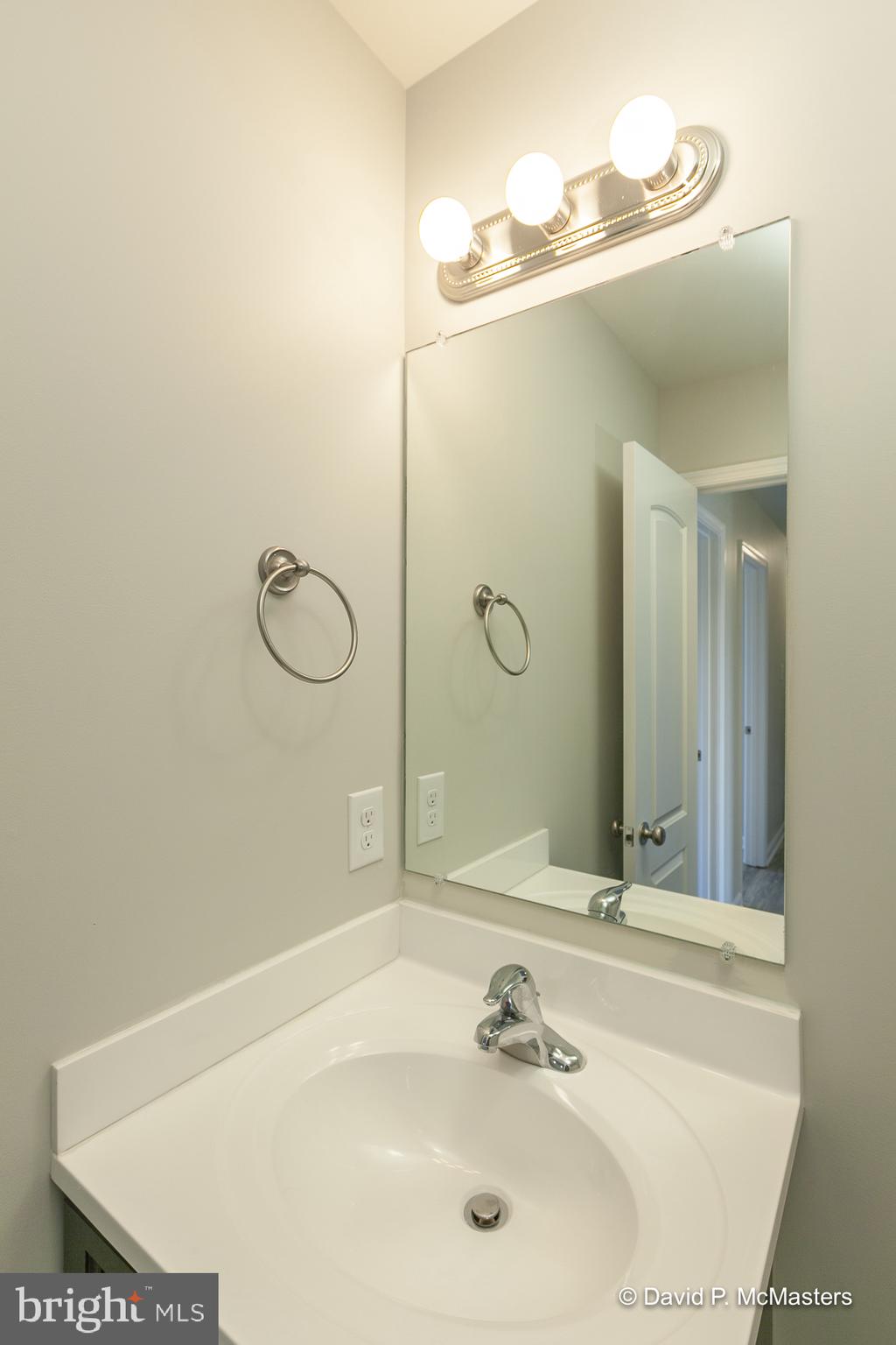 TOWNES OF RIDGEWAY - Residential Lease