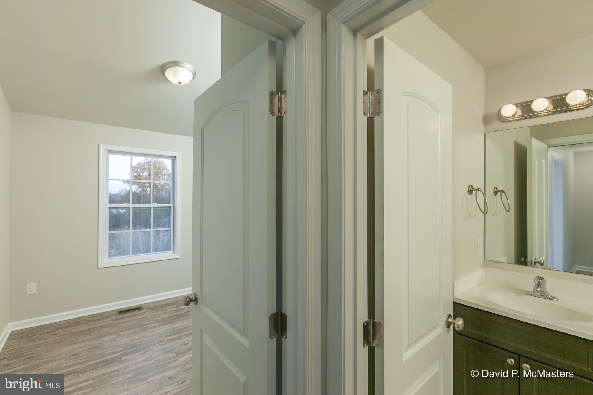 TOWNES OF RIDGEWAY - Residential Lease