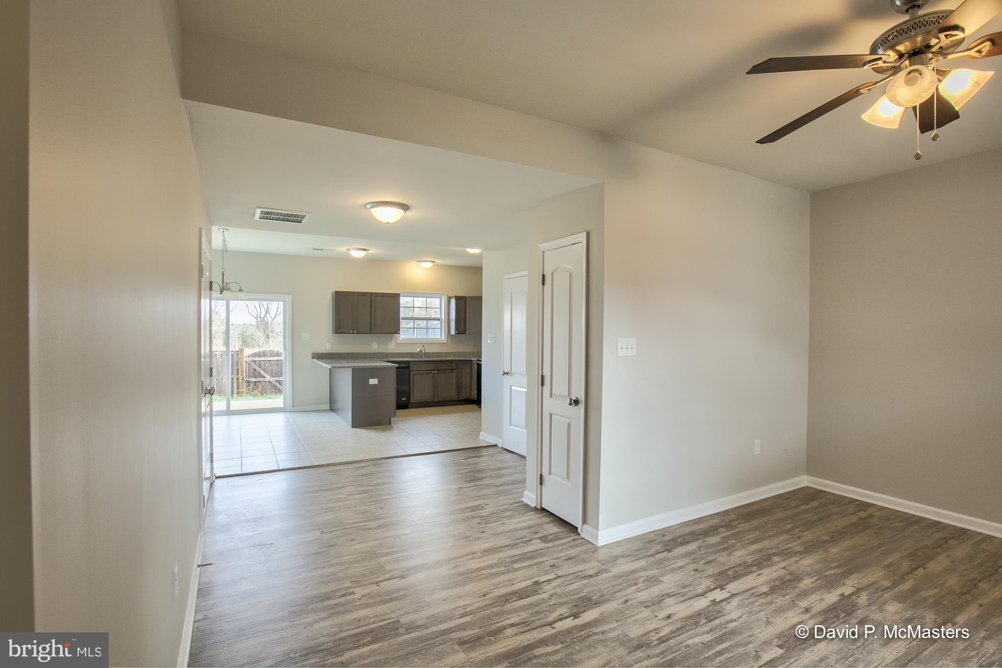 TOWNES OF RIDGEWAY - Residential Lease