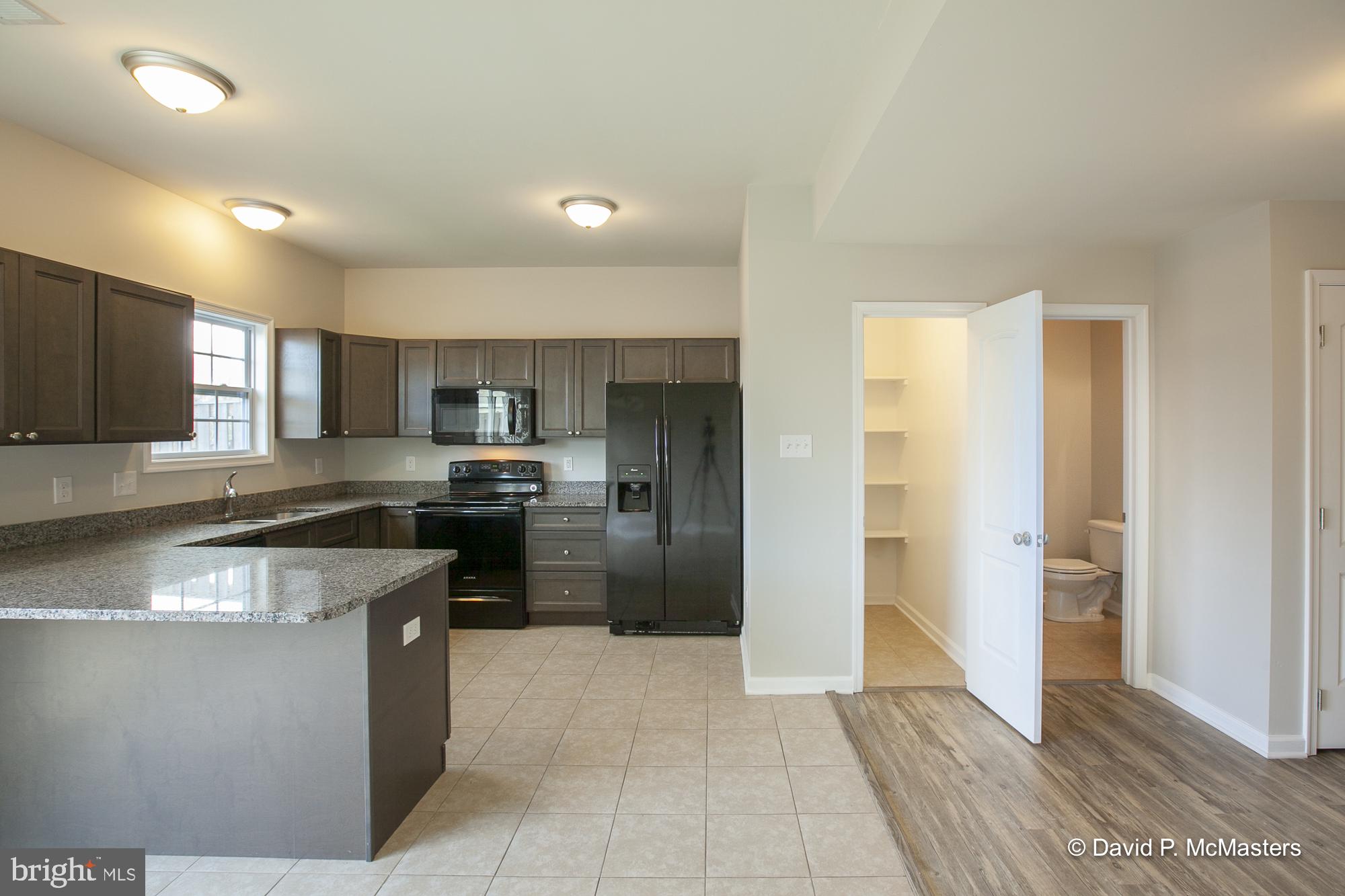 TOWNES OF RIDGEWAY - Residential Lease