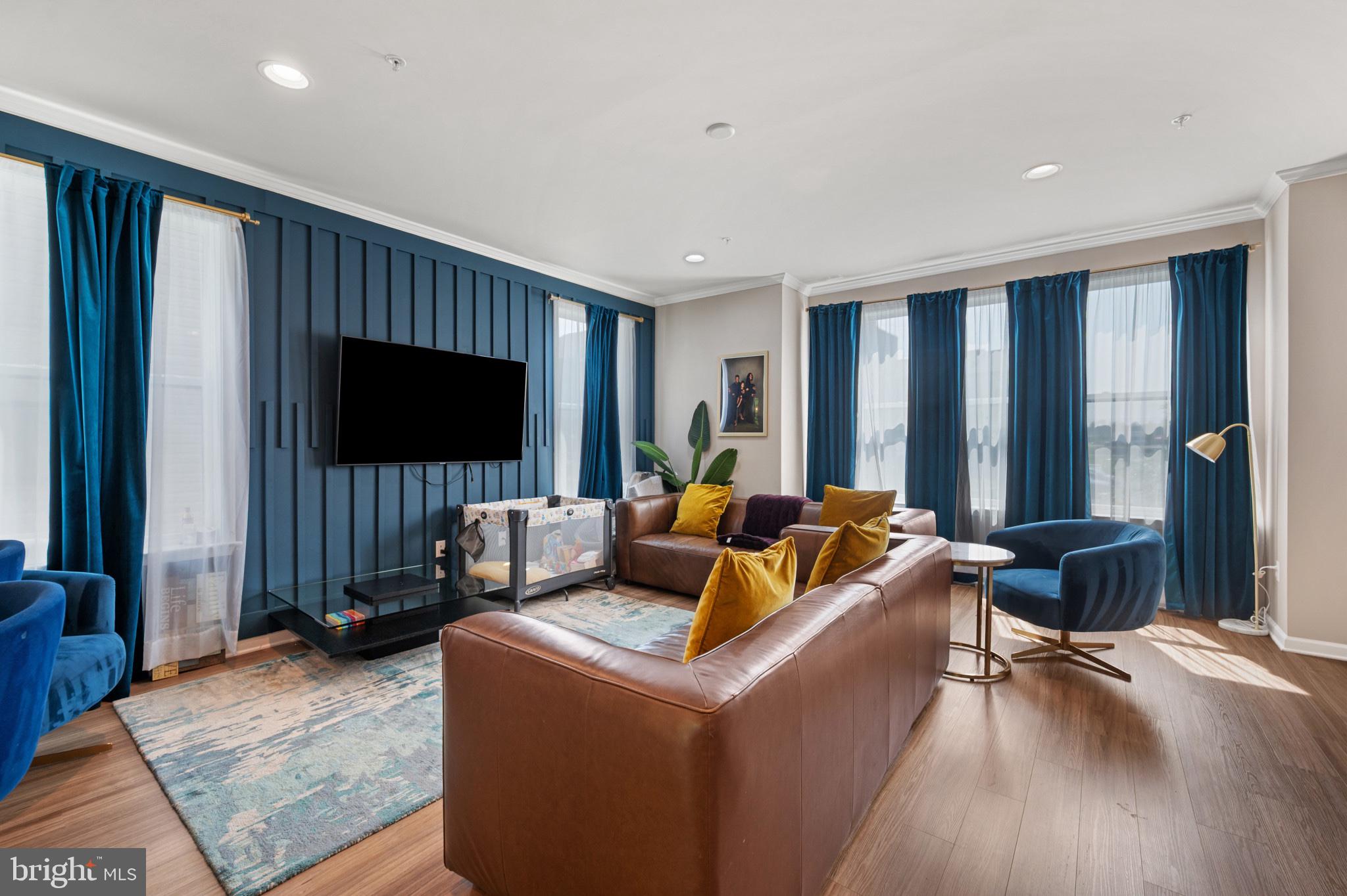 4922 VISTA GLEN LANE