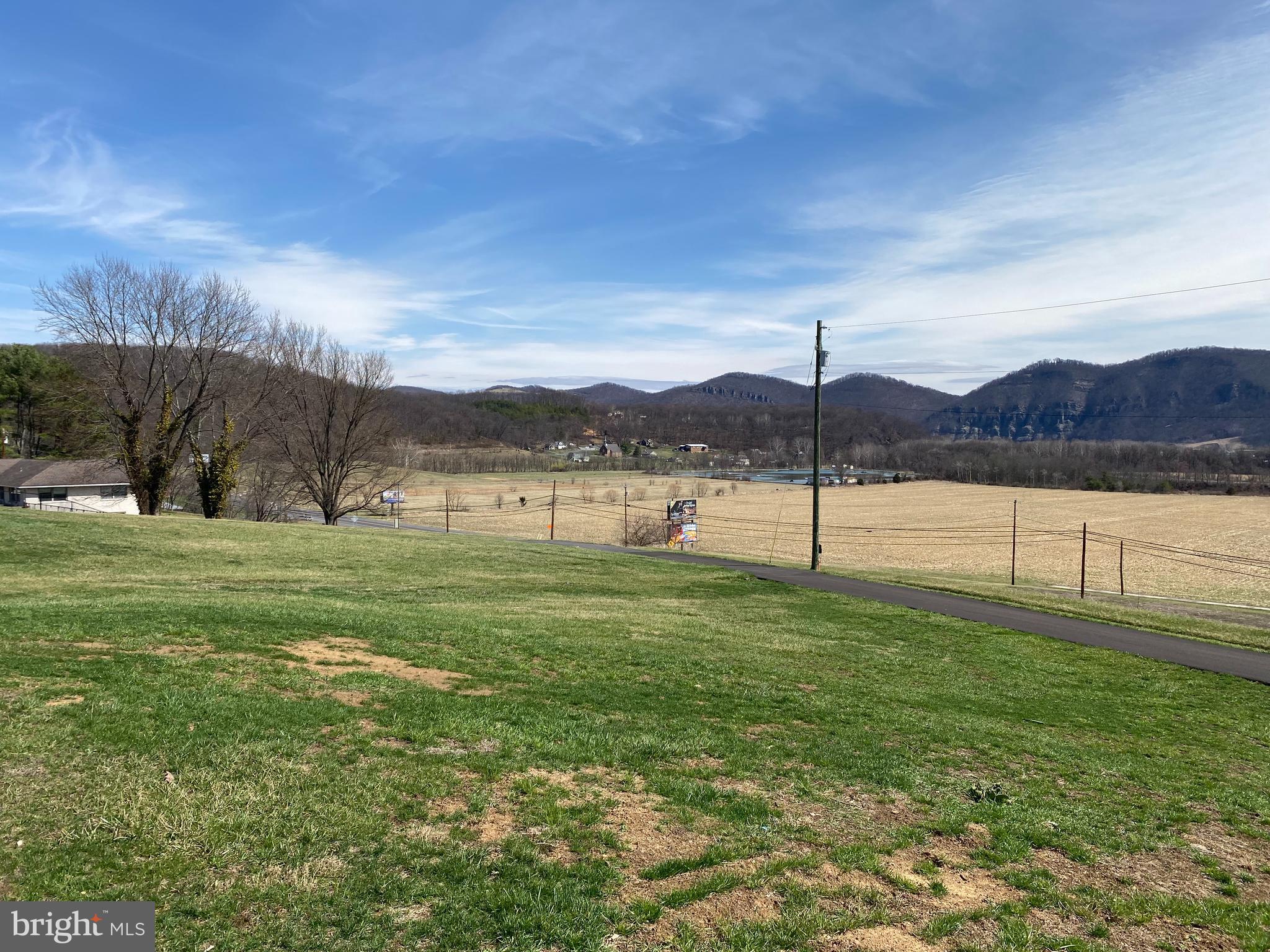 CRESAPTOWN - Residential