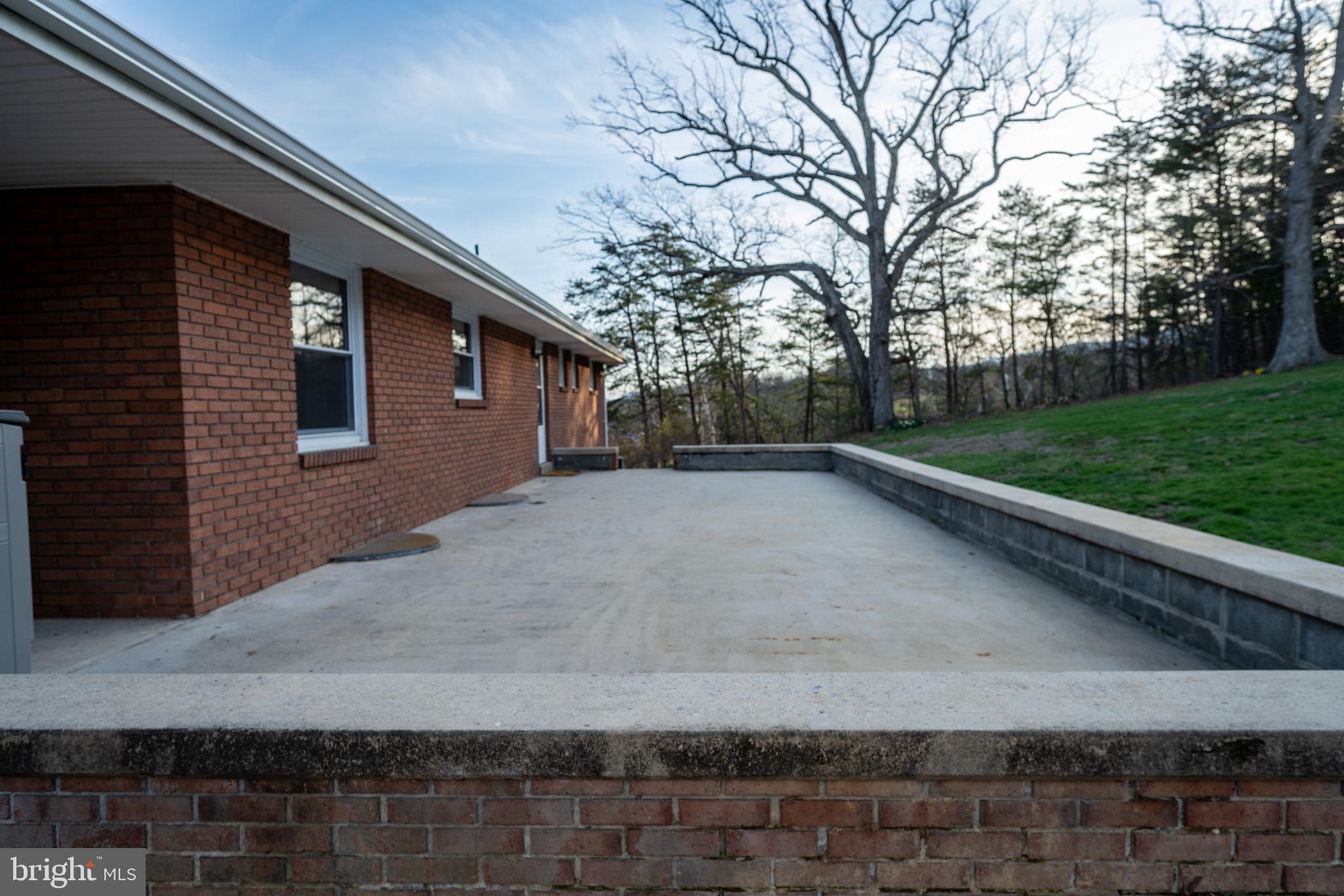 CRESAPTOWN - Residential