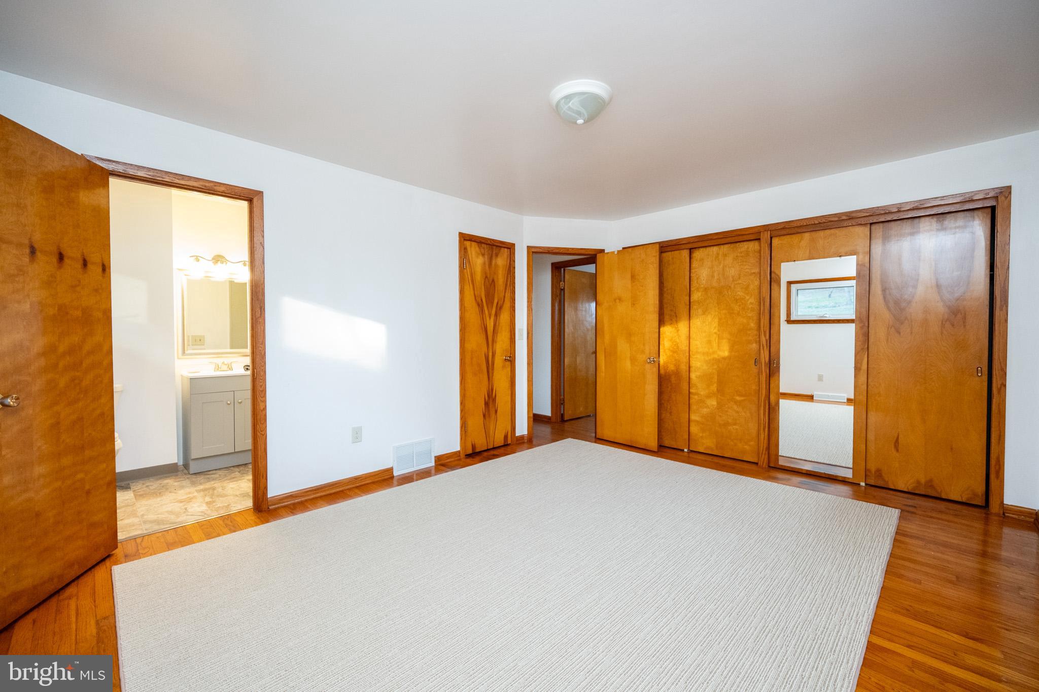 CRESAPTOWN - Residential