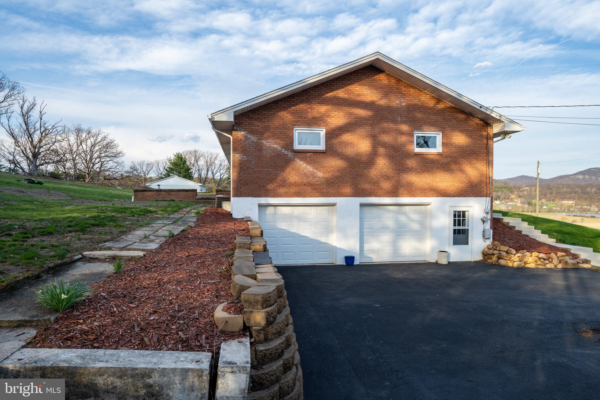 CRESAPTOWN - Residential