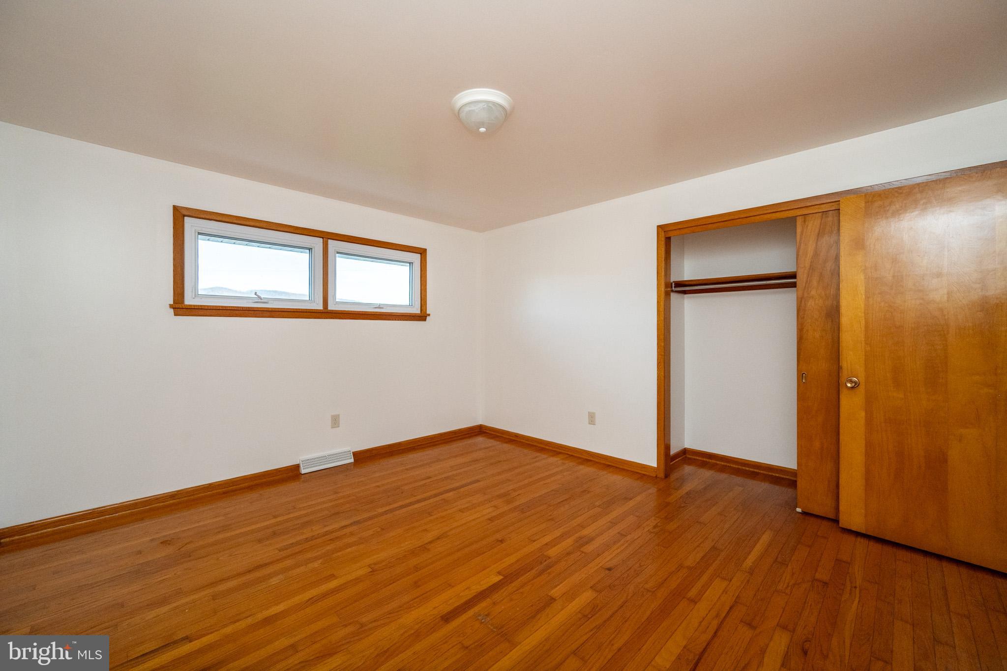 CRESAPTOWN - Residential