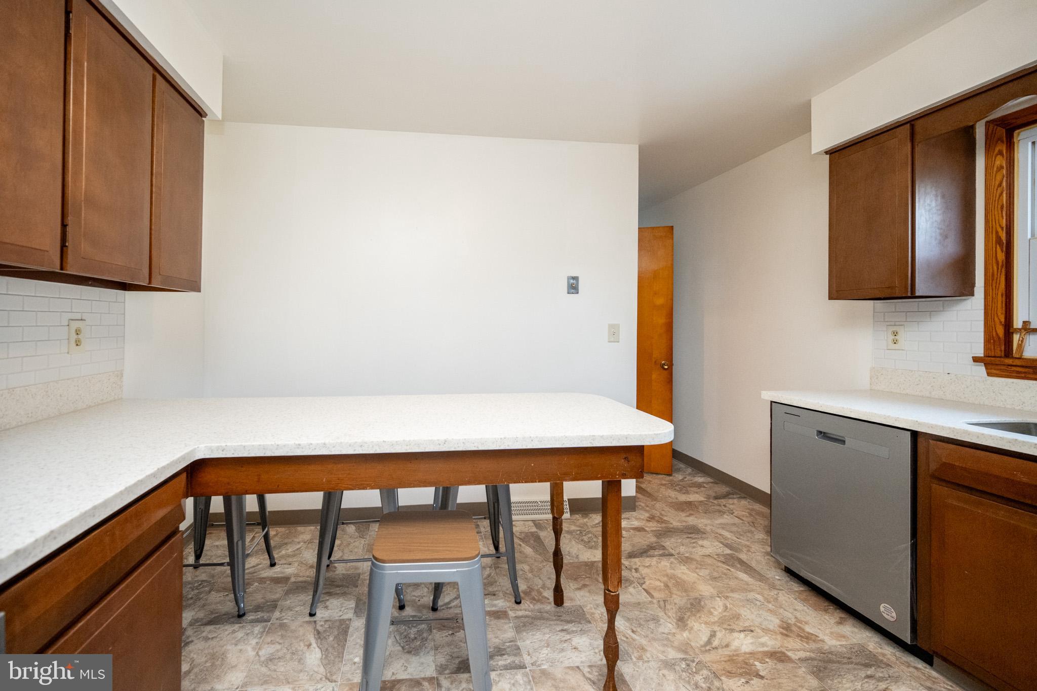 CRESAPTOWN - Residential