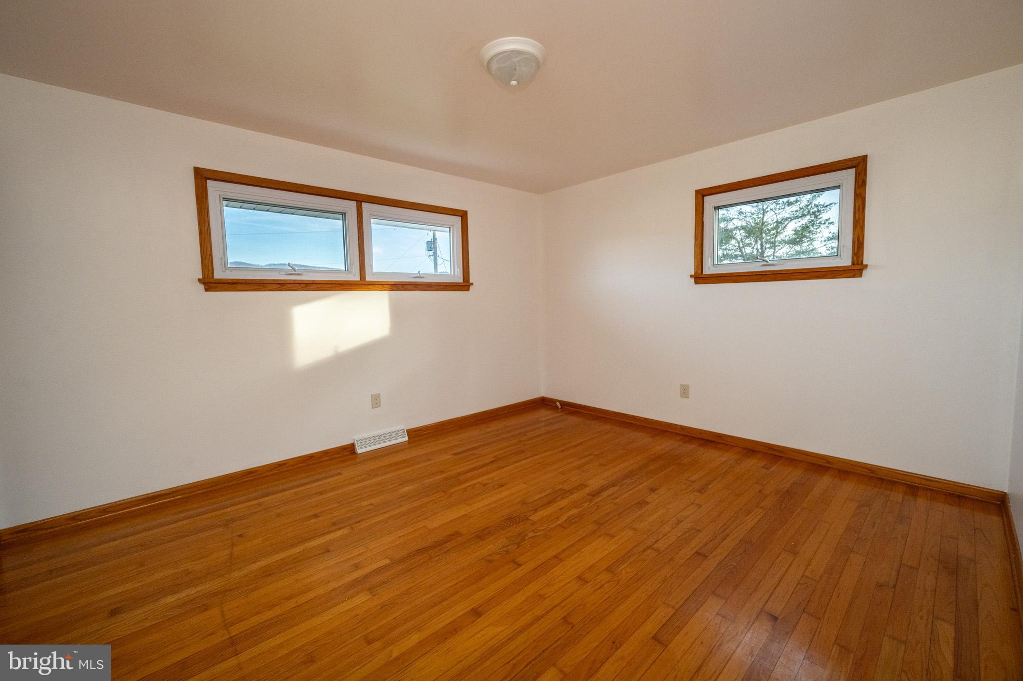 CRESAPTOWN - Residential