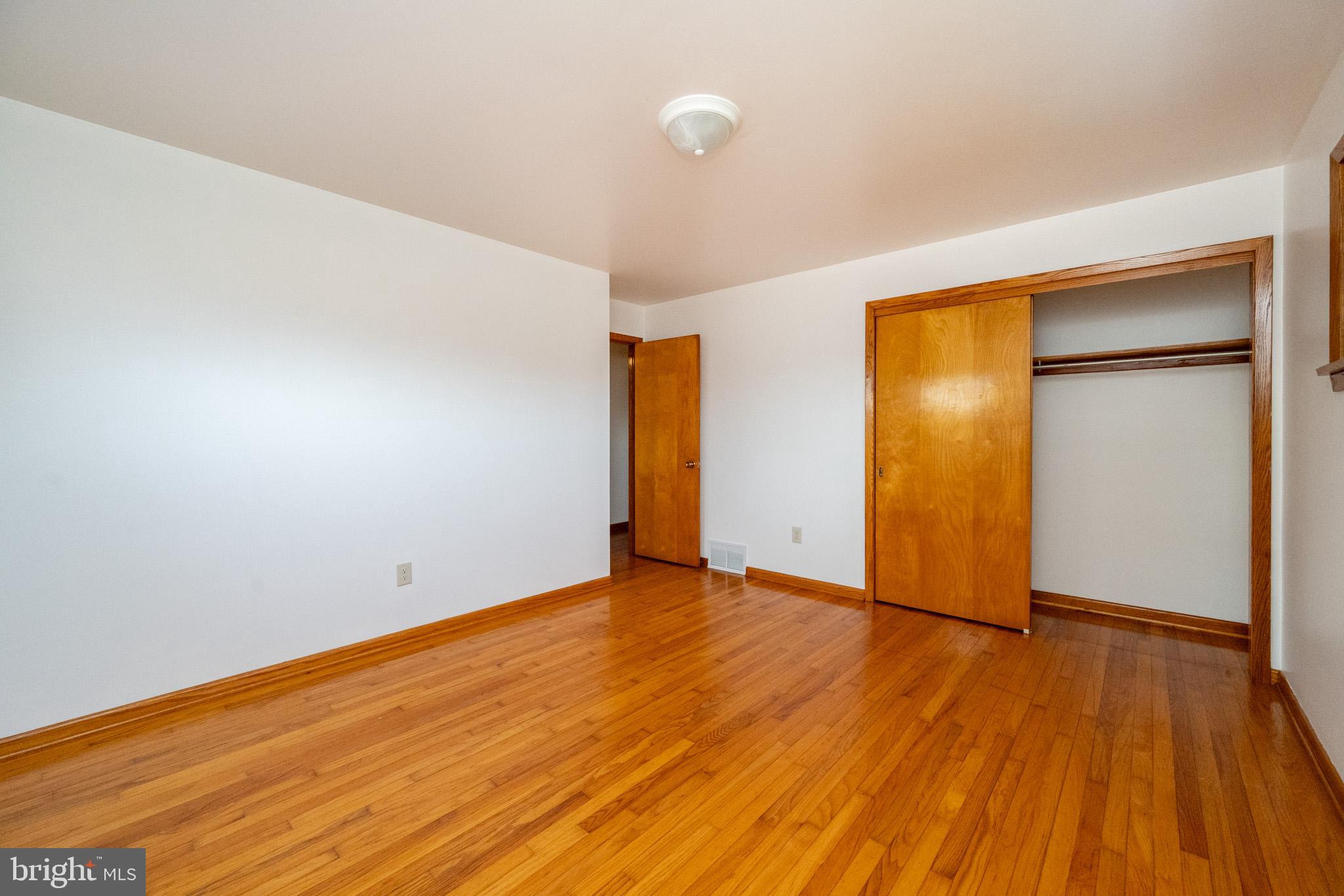 CRESAPTOWN - Residential