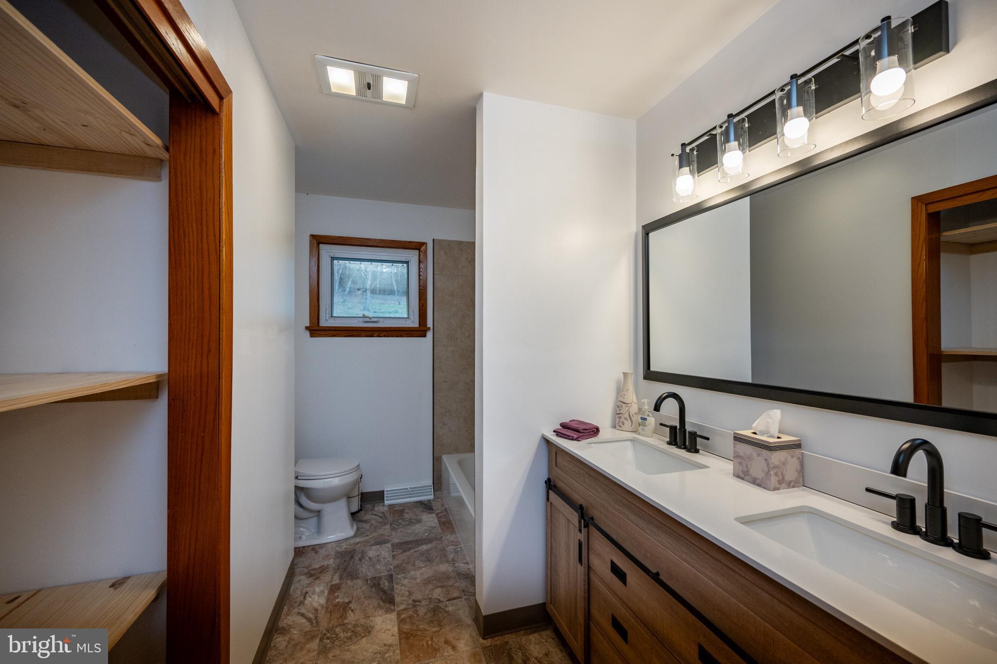 CRESAPTOWN - Residential