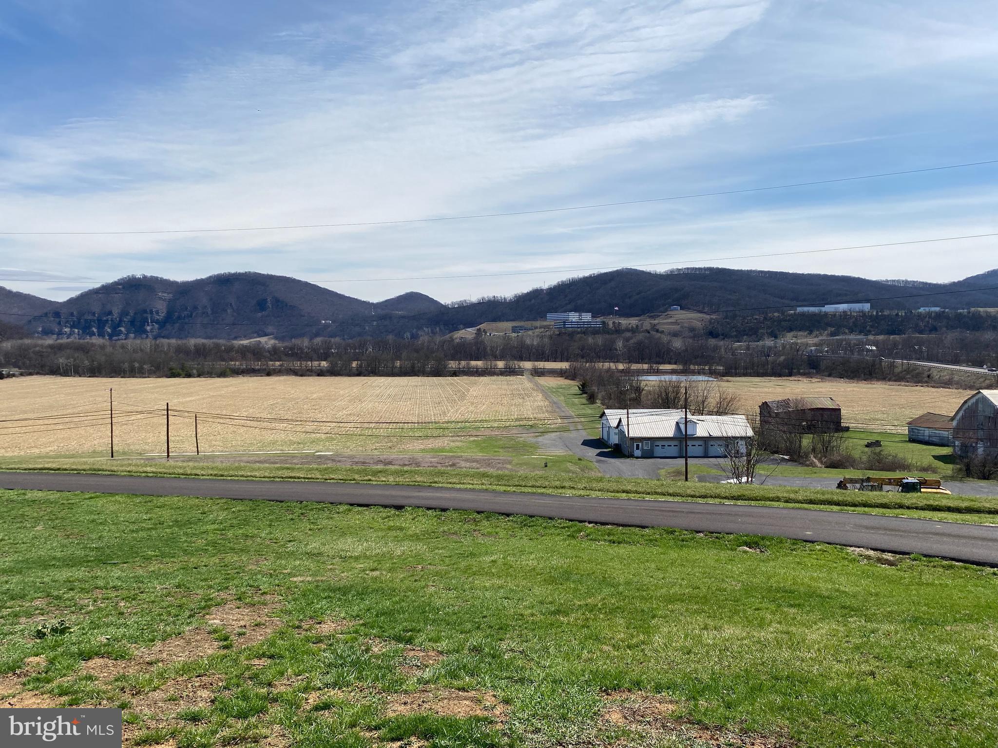 CRESAPTOWN - Residential