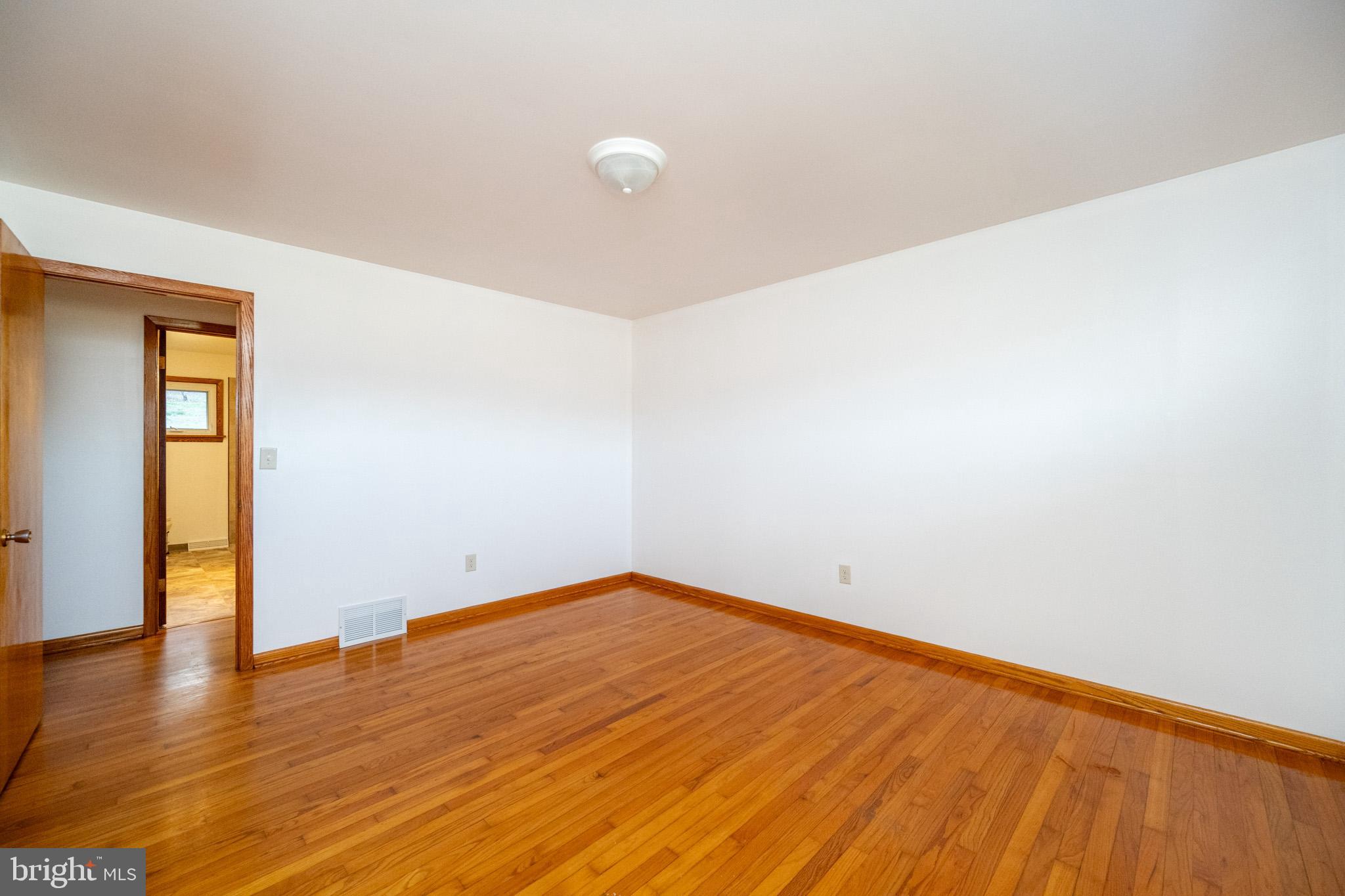 CRESAPTOWN - Residential