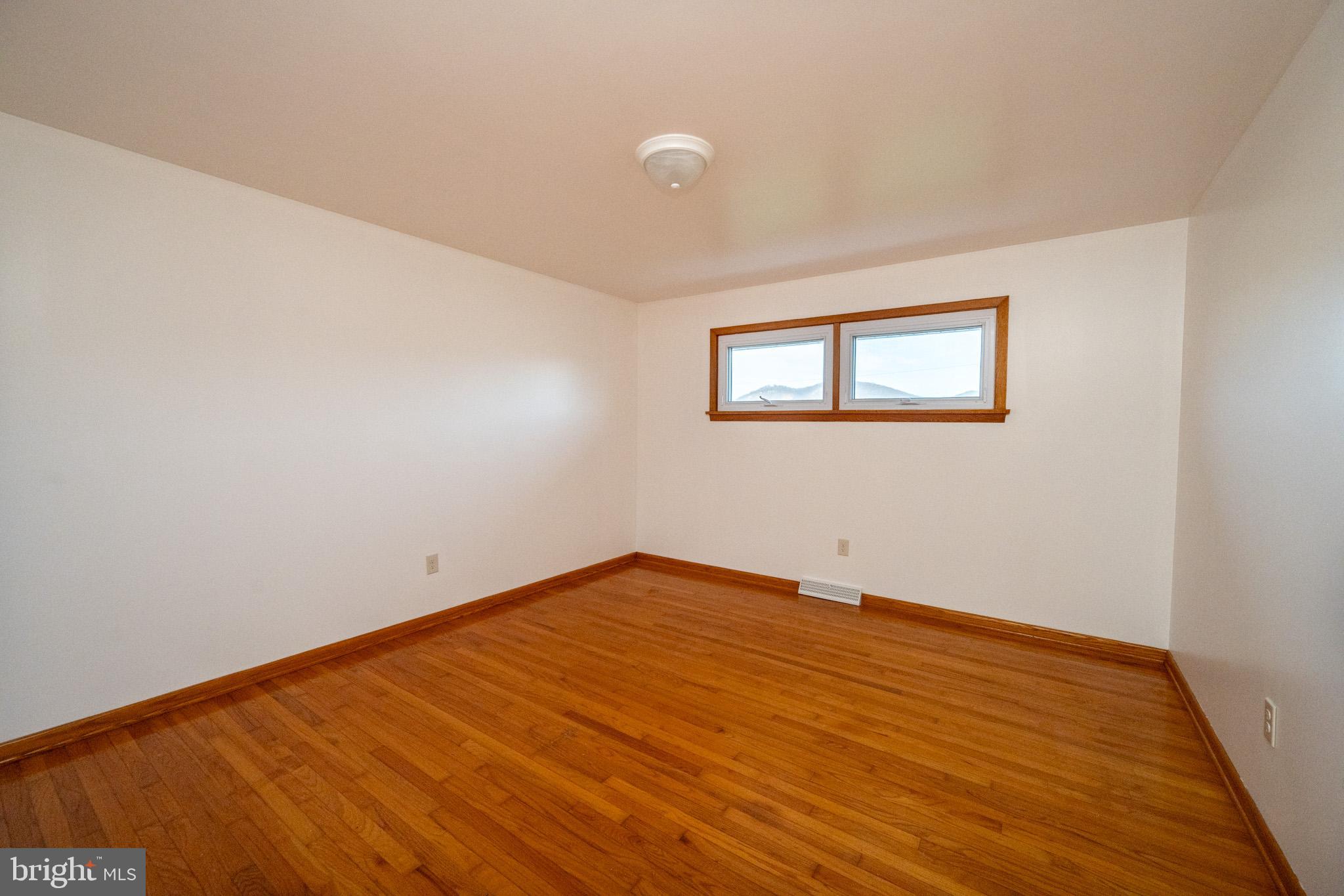 CRESAPTOWN - Residential