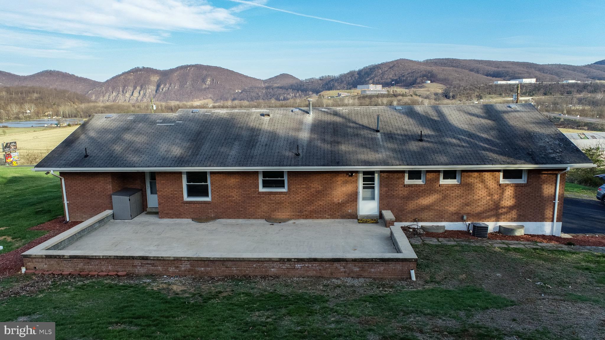 CRESAPTOWN - Residential