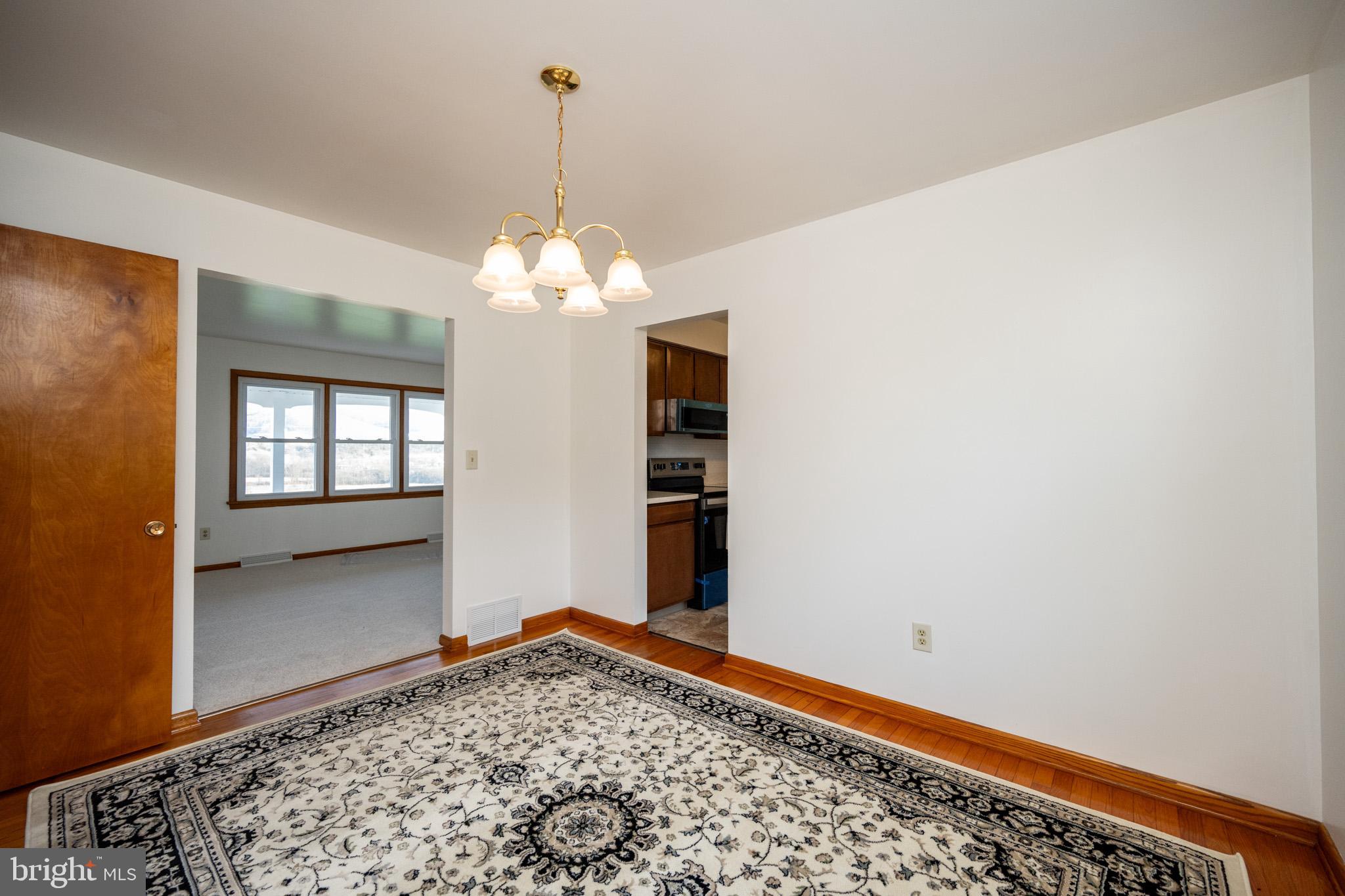 CRESAPTOWN - Residential