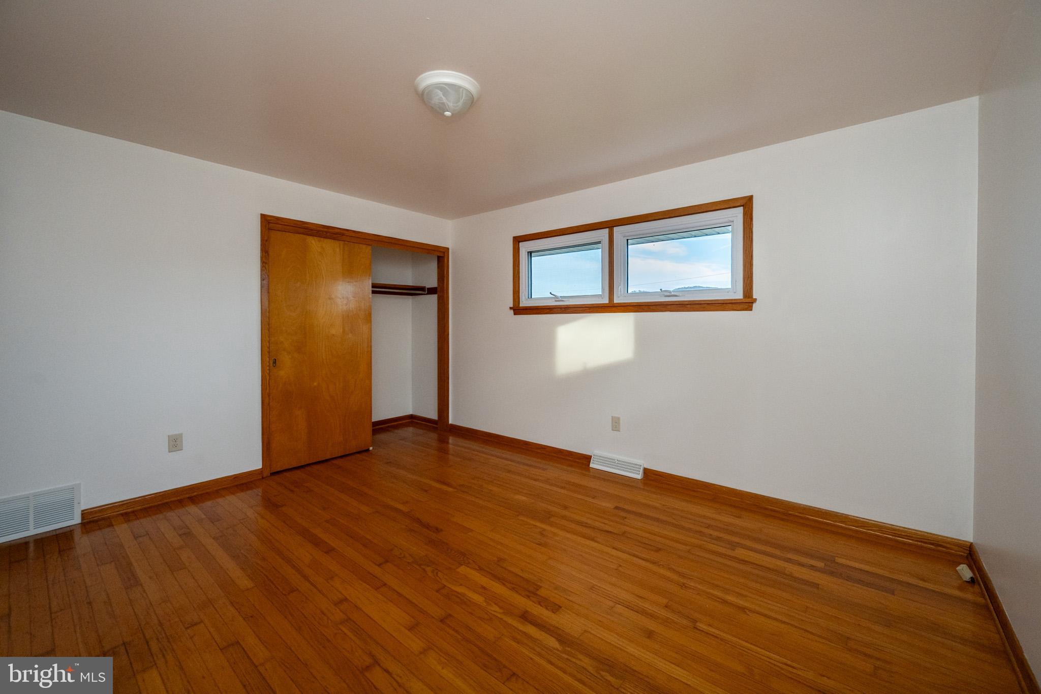 CRESAPTOWN - Residential