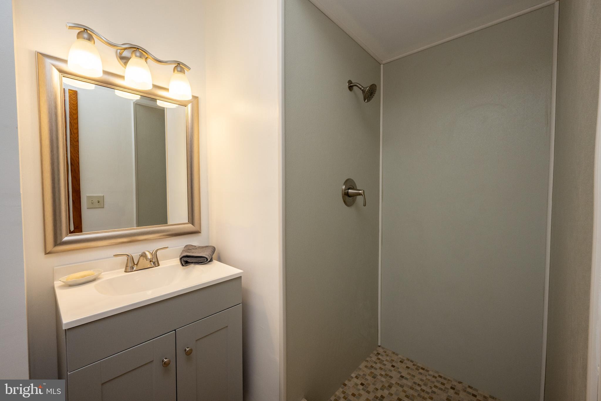 CRESAPTOWN - Residential