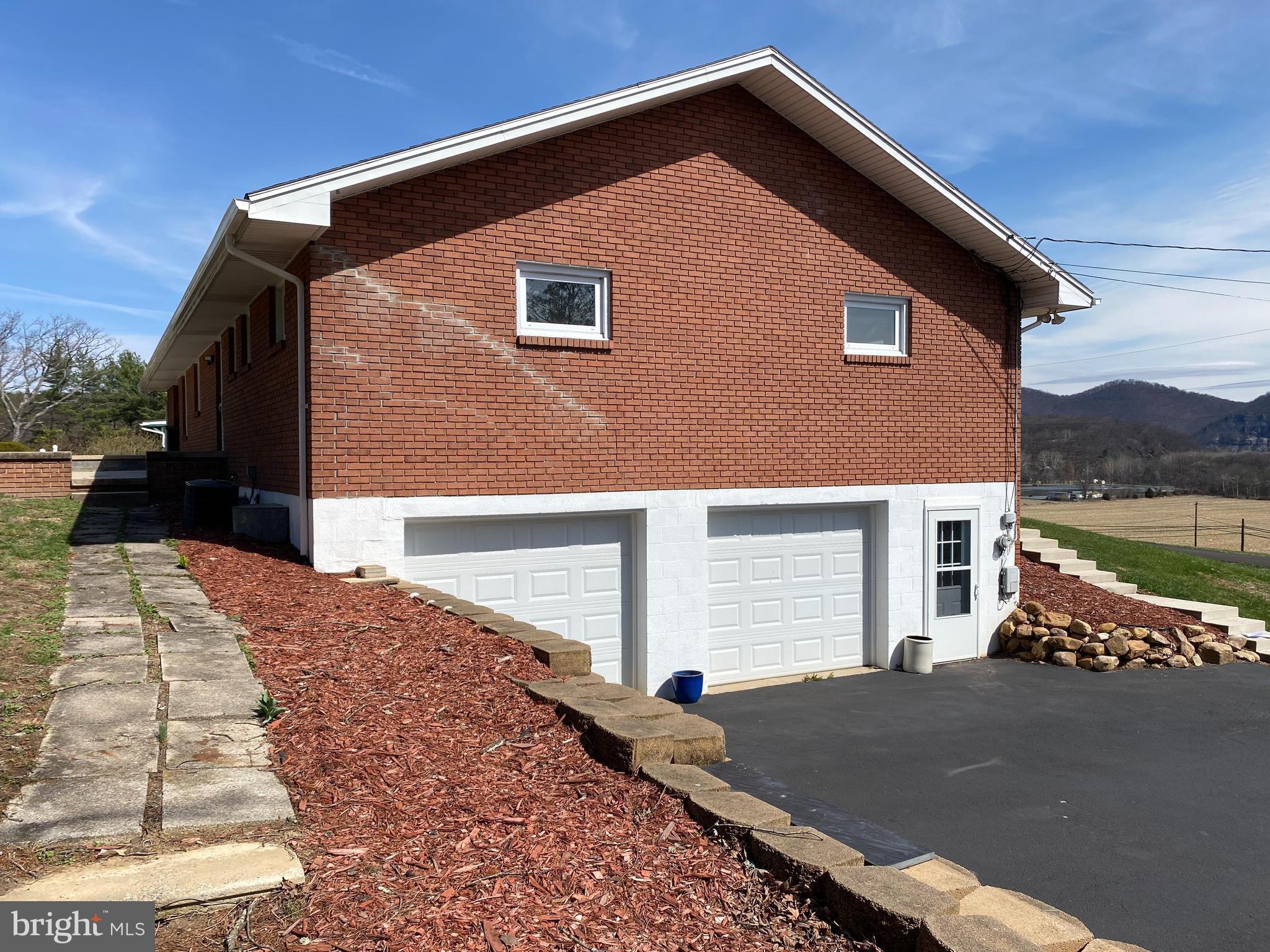 CRESAPTOWN - Residential