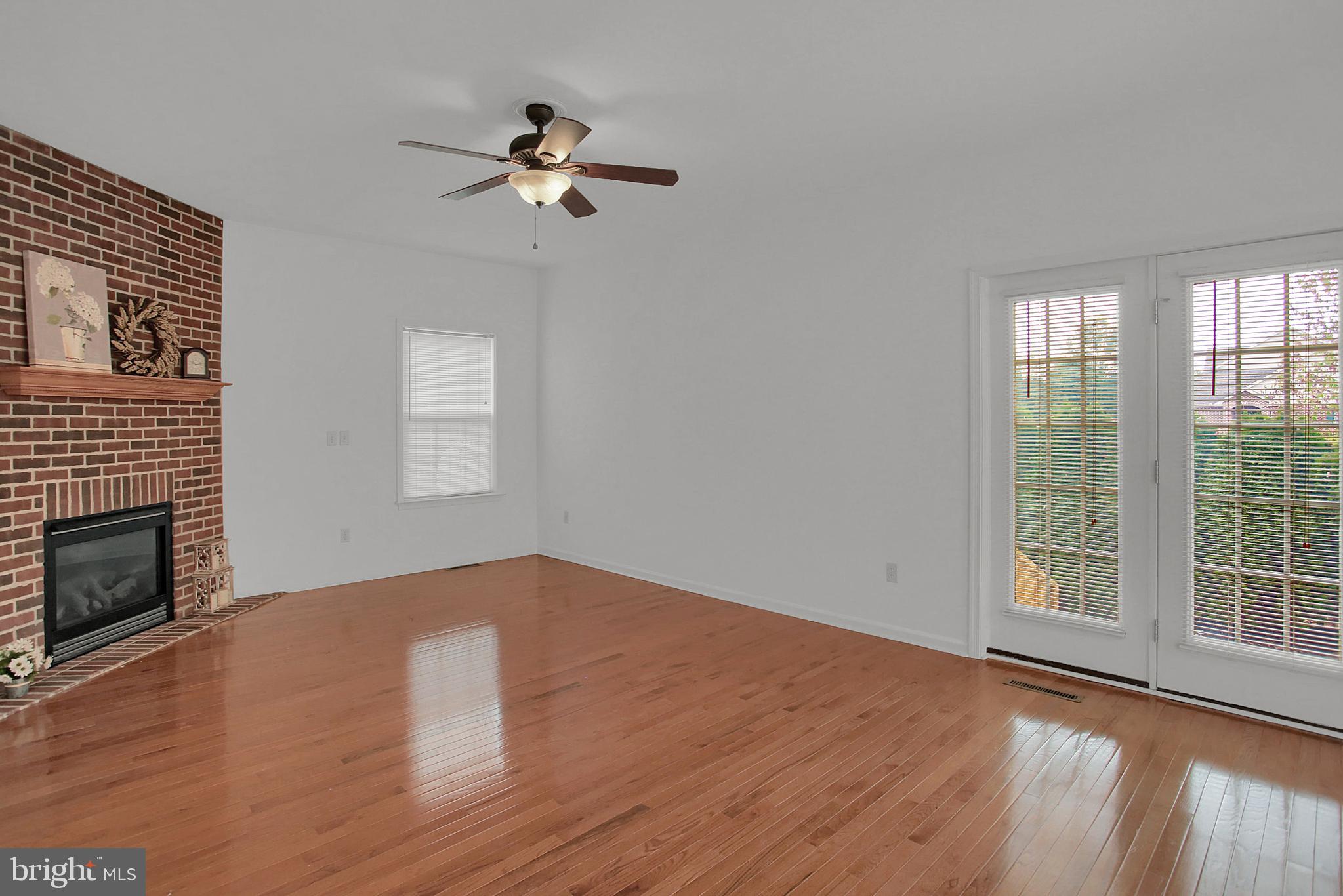 DICKINSON GREEN - Residential