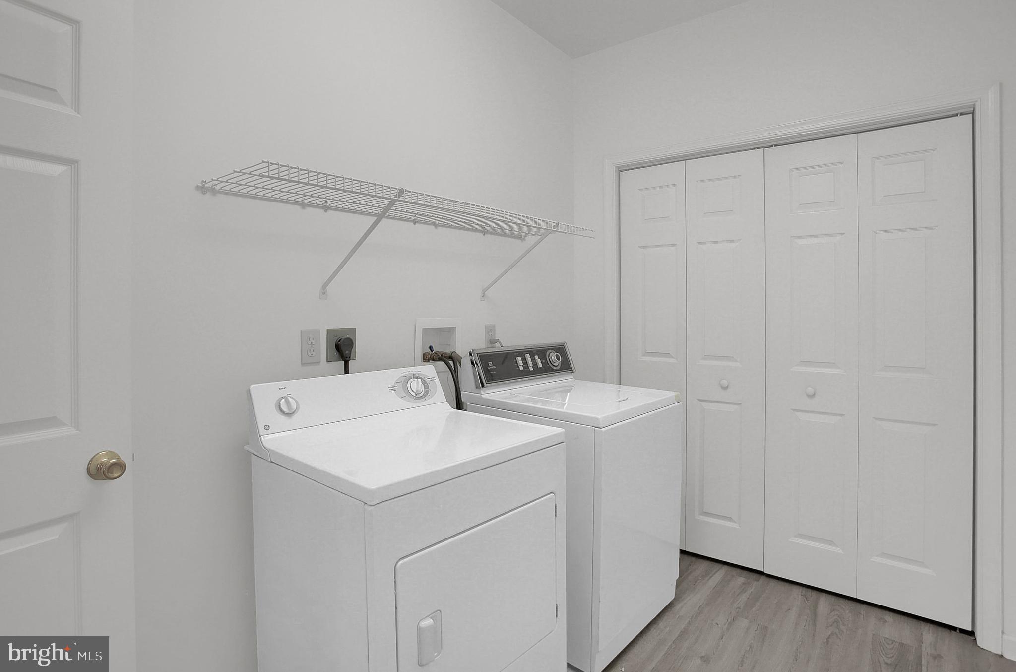 DICKINSON GREEN - Residential