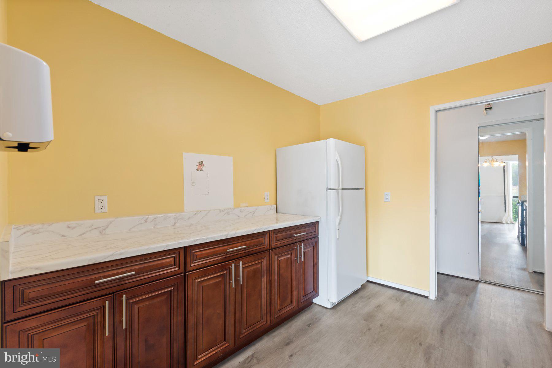 IDYLWOOD TOWERS CONDO - Residential