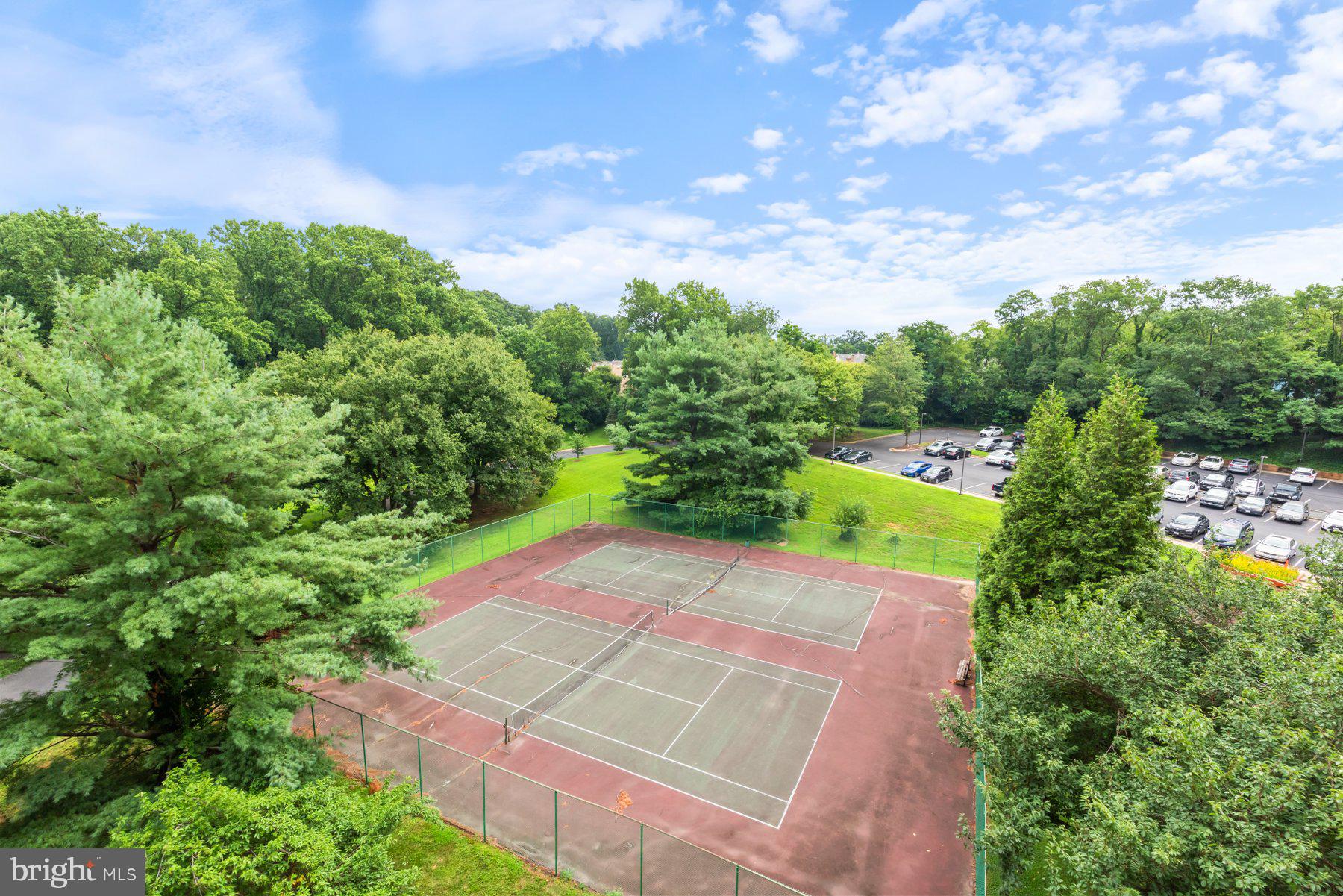 IDYLWOOD TOWERS CONDO - Residential