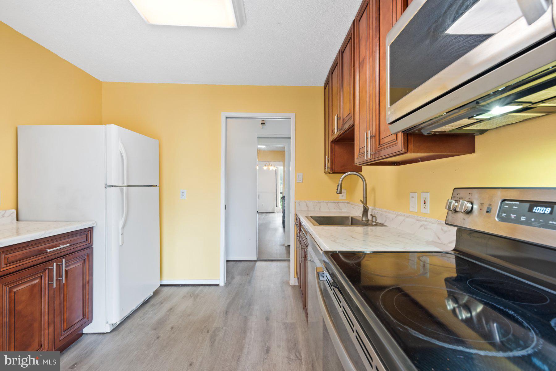 IDYLWOOD TOWERS CONDO - Residential