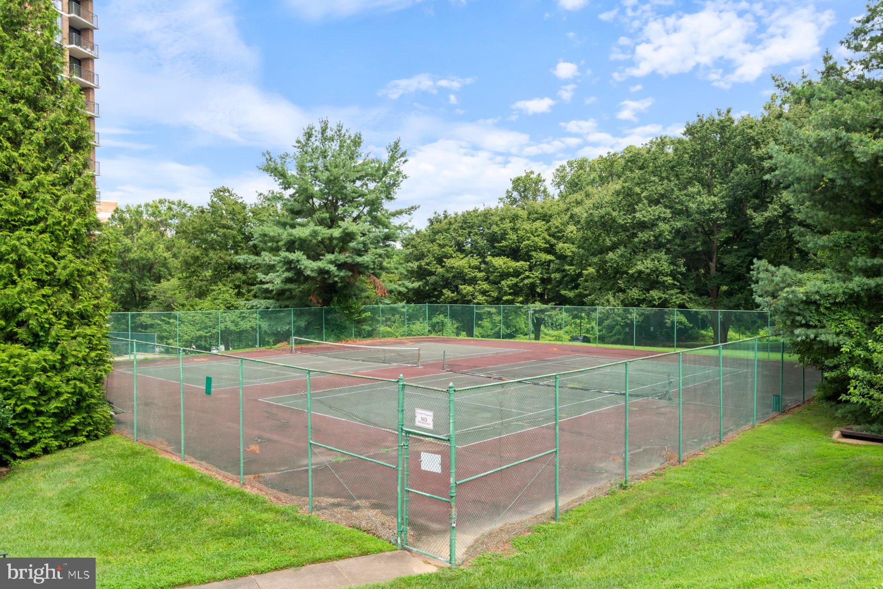 IDYLWOOD TOWERS CONDO - Residential