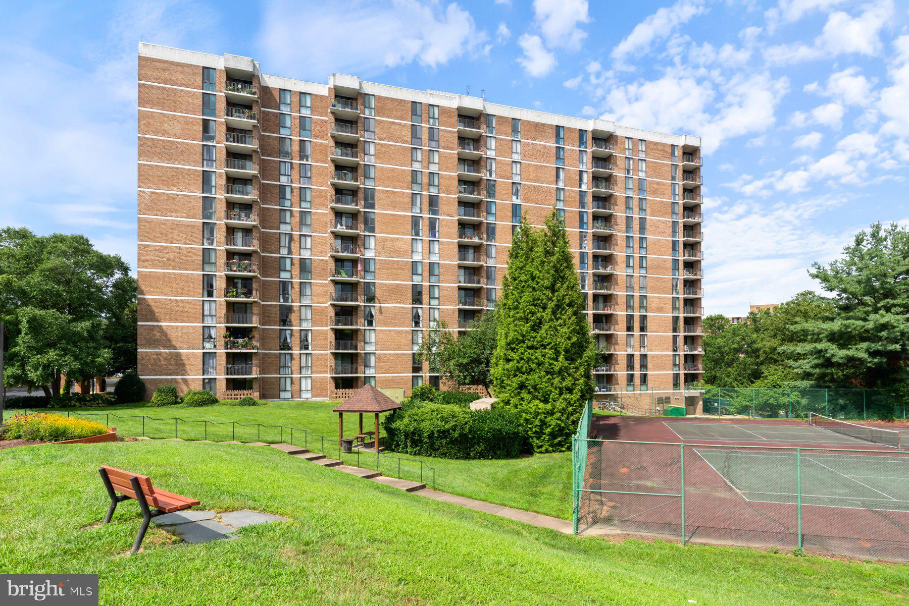 IDYLWOOD TOWERS CONDO - Residential