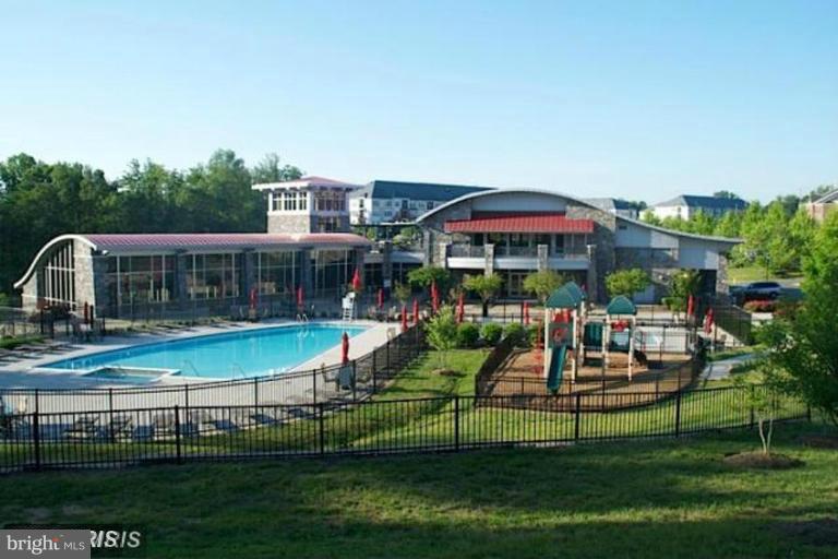 POTOMAC CLUB - Residential