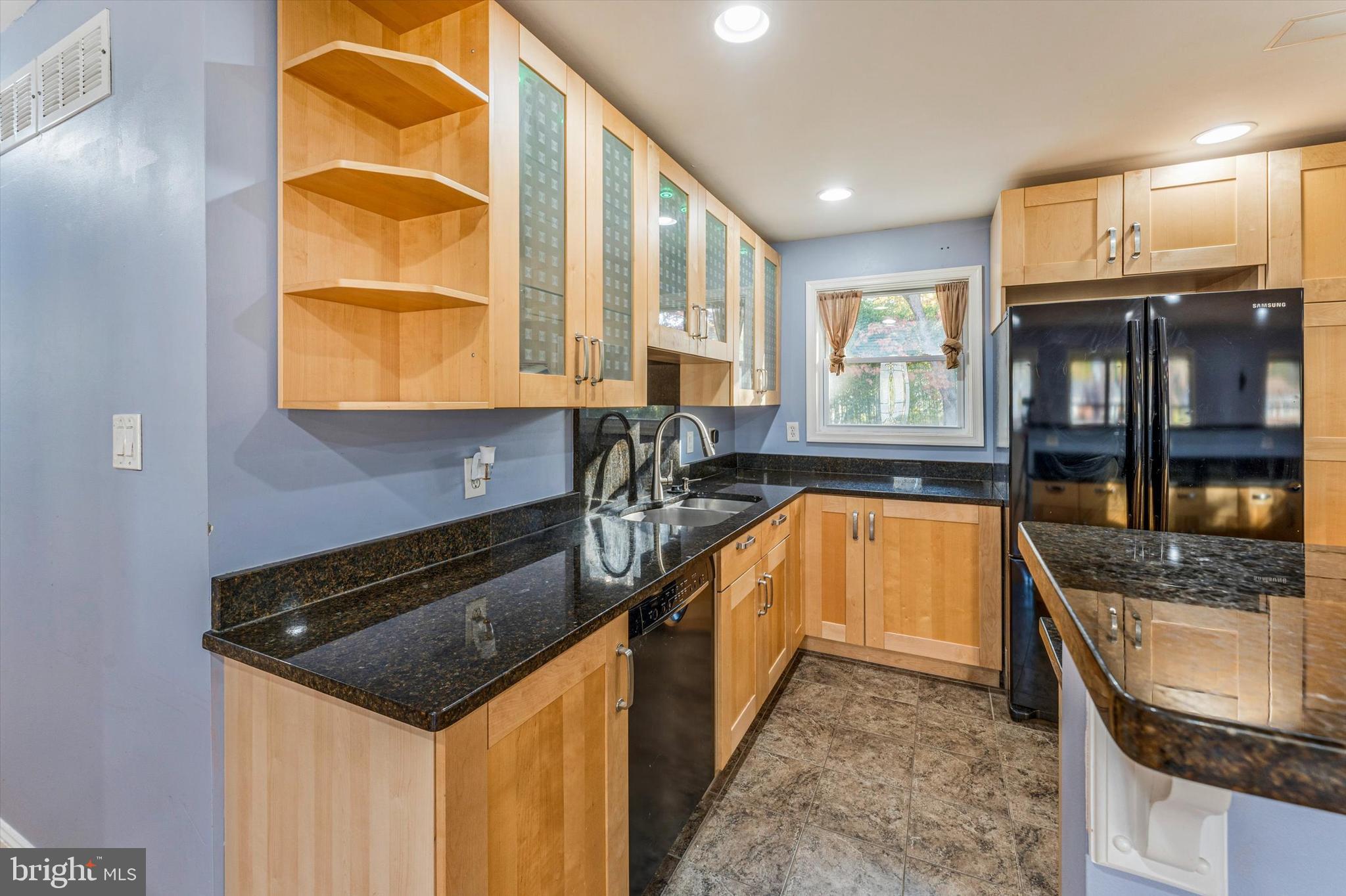 LOISDALE ESTATES - Residential