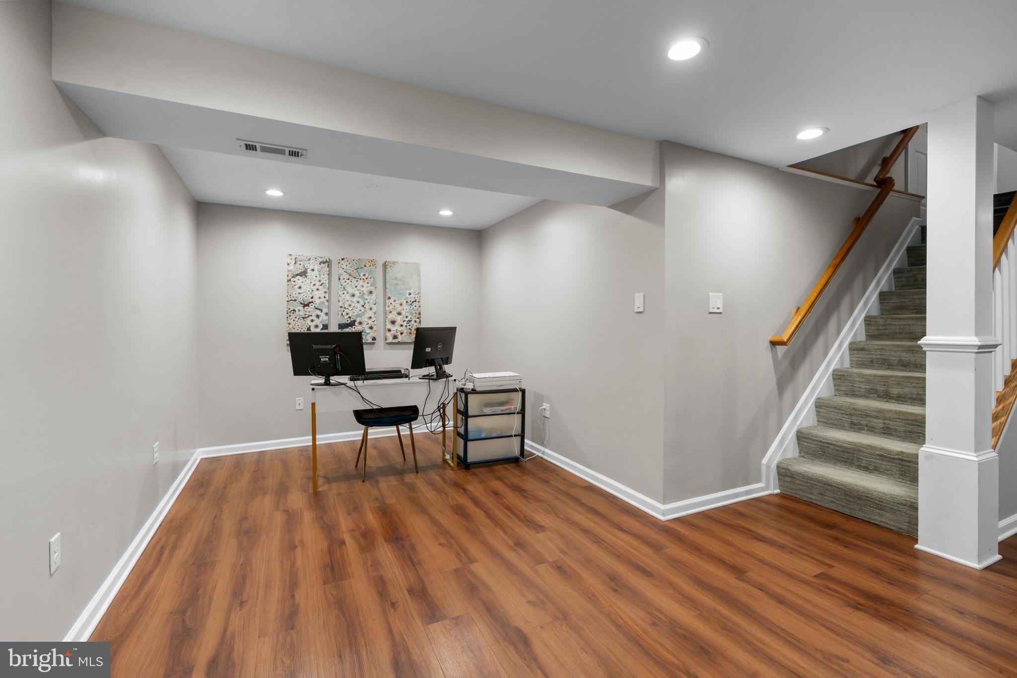 VILLAGE OF LONG REACH - Residential