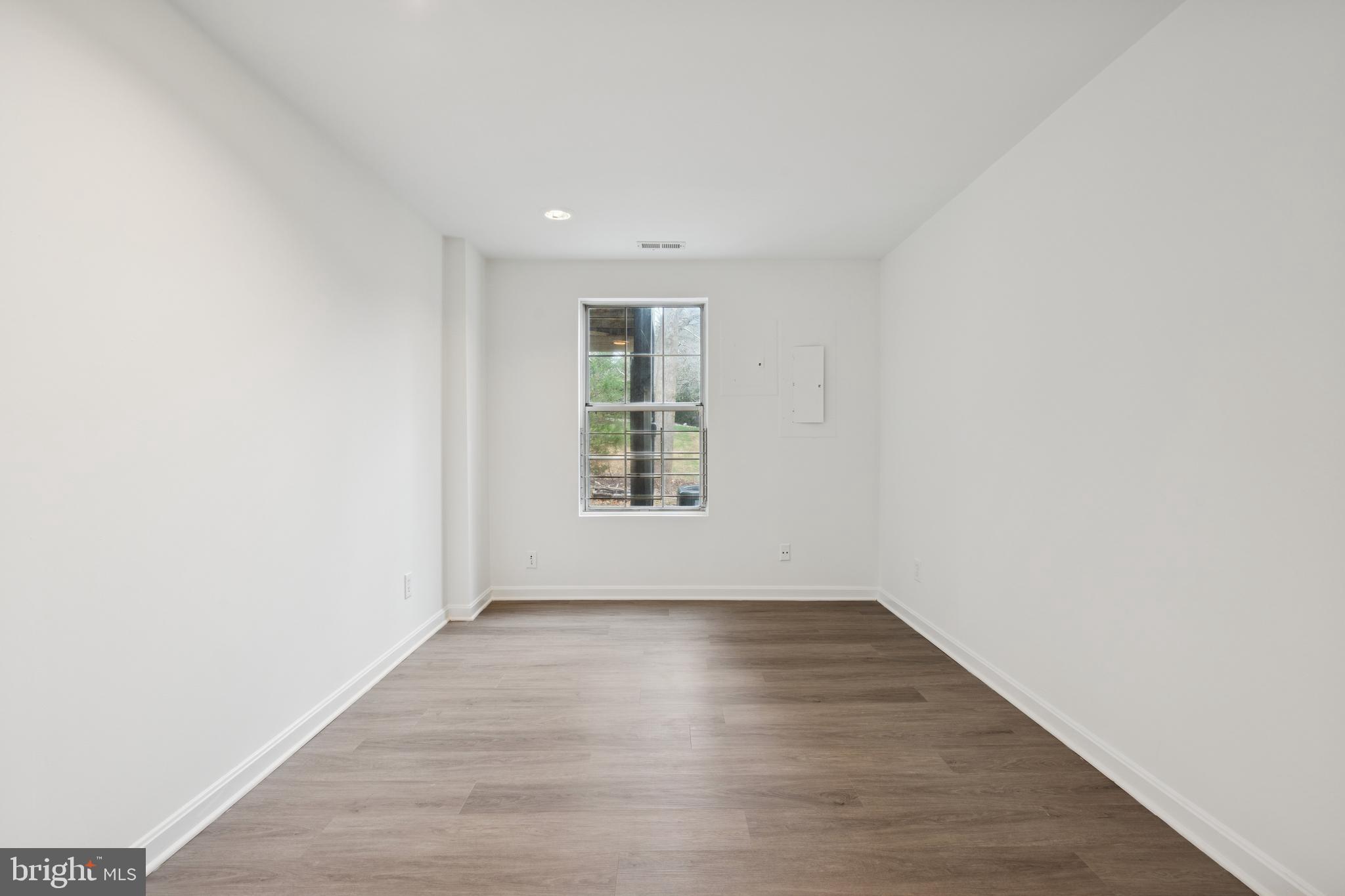 POTOMAC CHASE - Residential