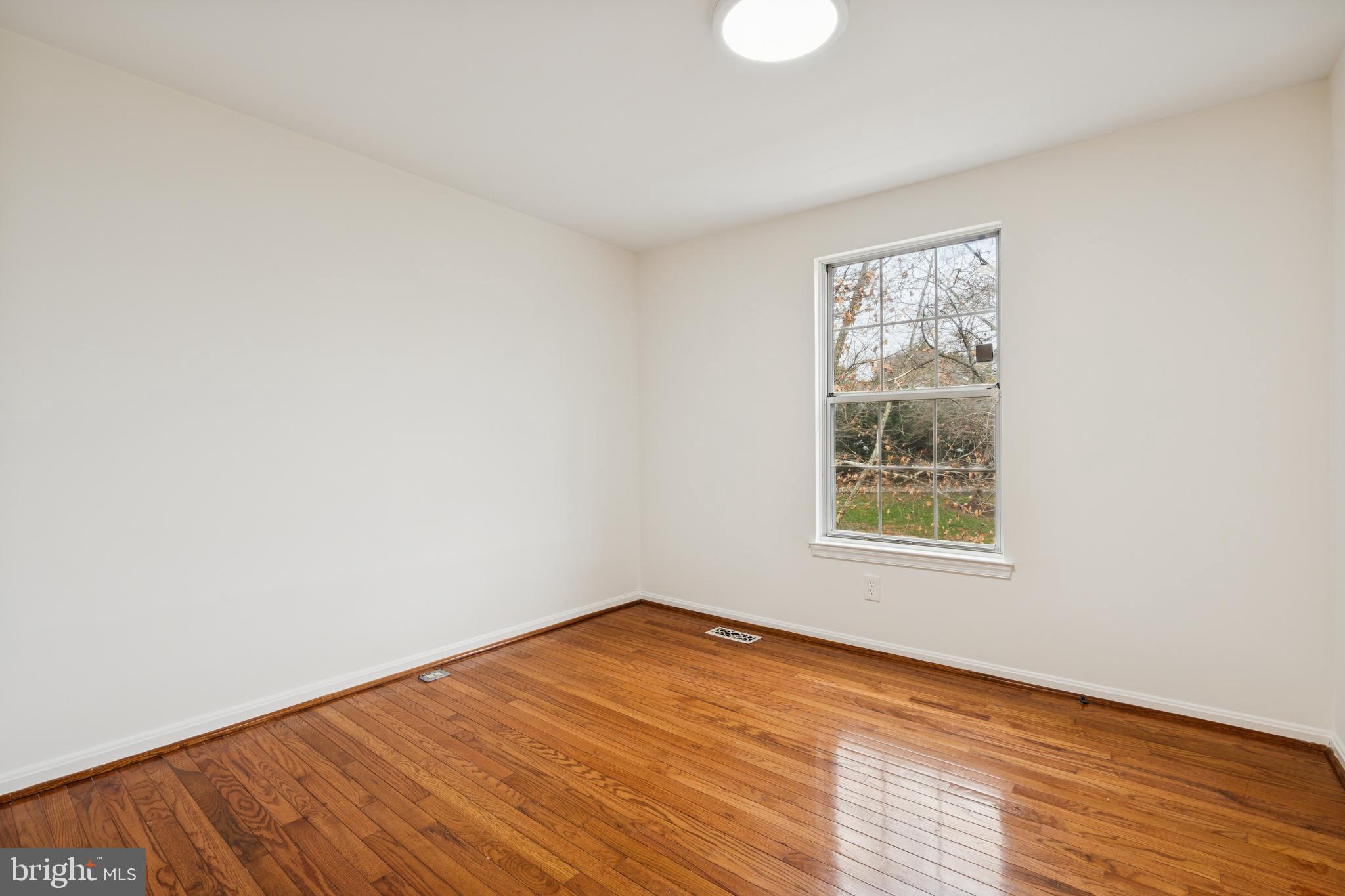 POTOMAC CHASE - Residential