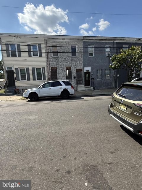 Townhouse For Sale - 507 S 4th Street<br/> CAMDEN, NJ 08103