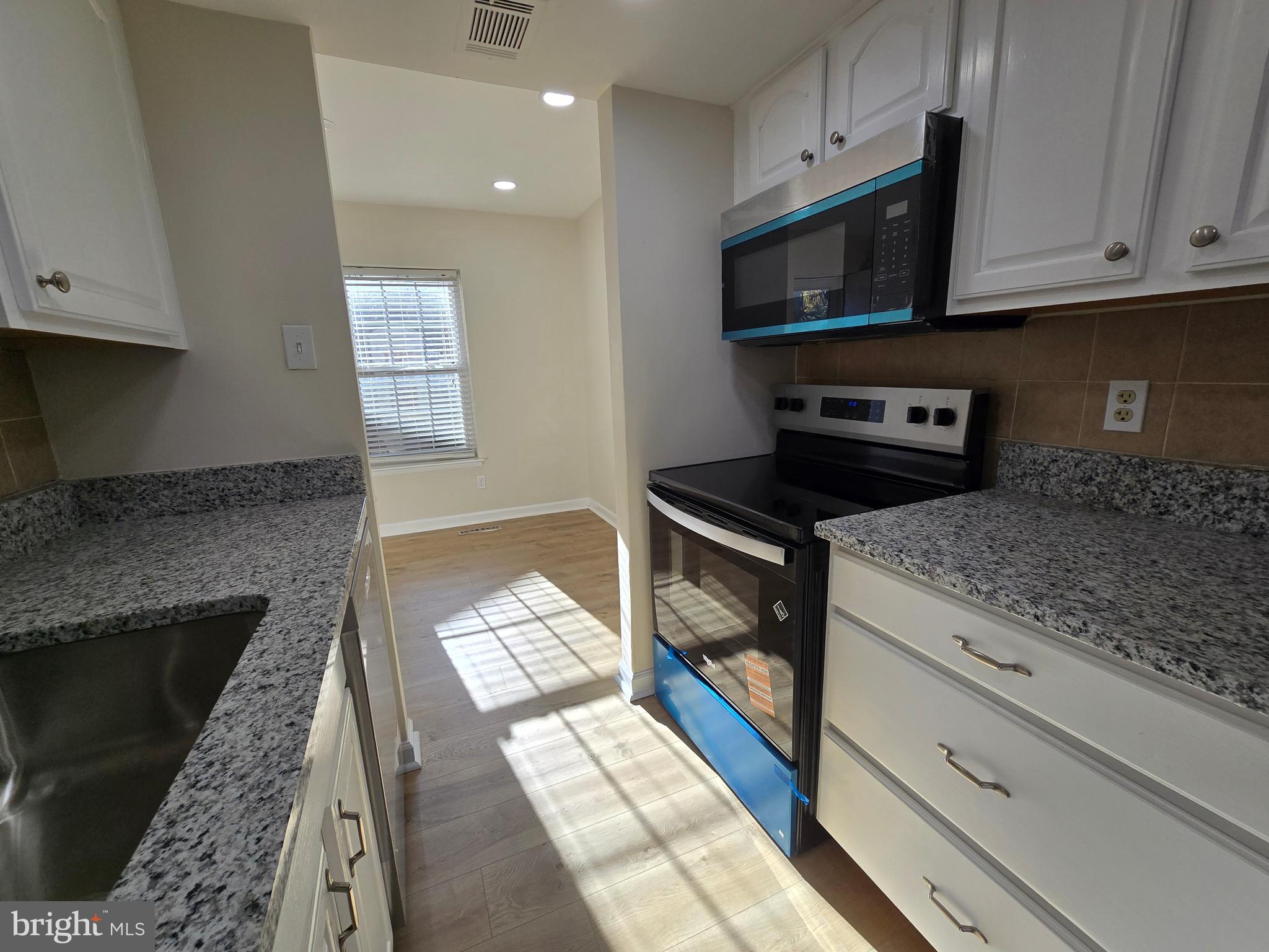 VILLAGE OF LONG REACH - Residential