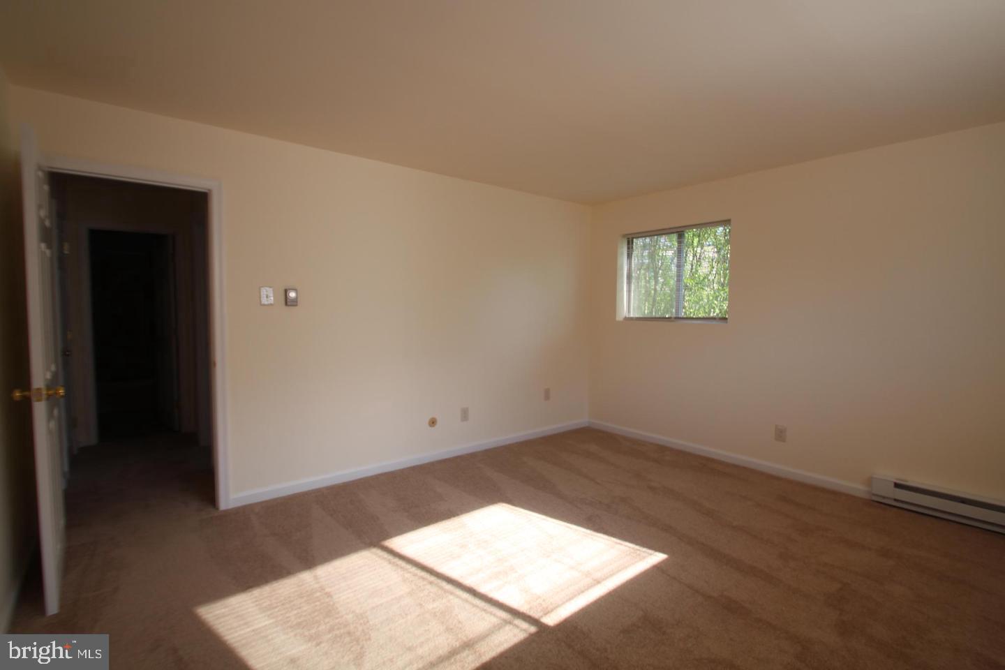 TOWN COURT - Residential