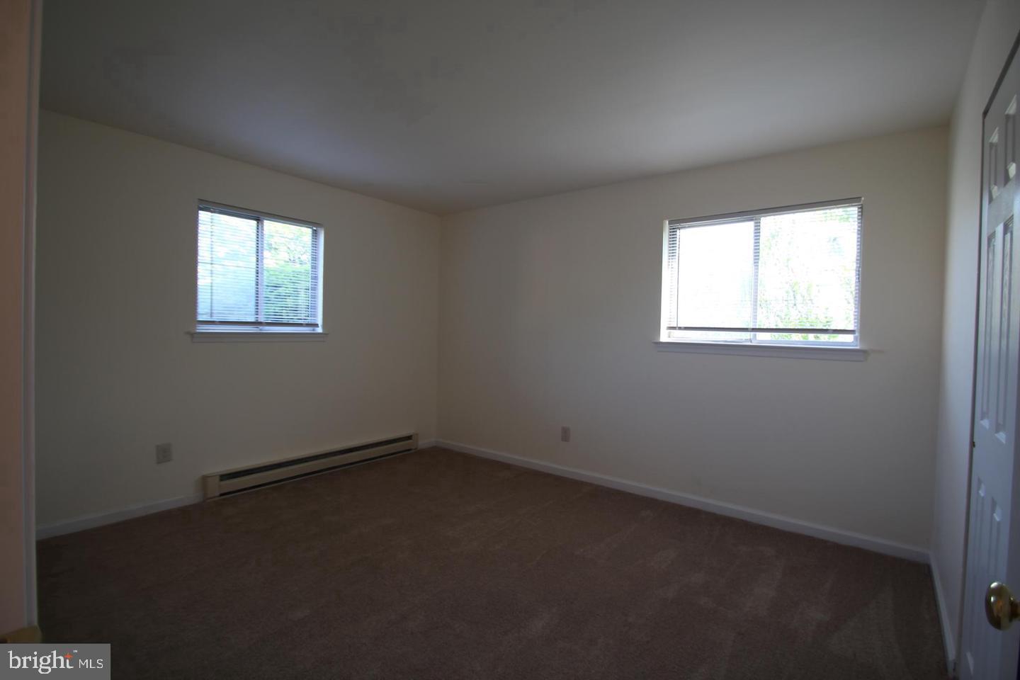 TOWN COURT - Residential