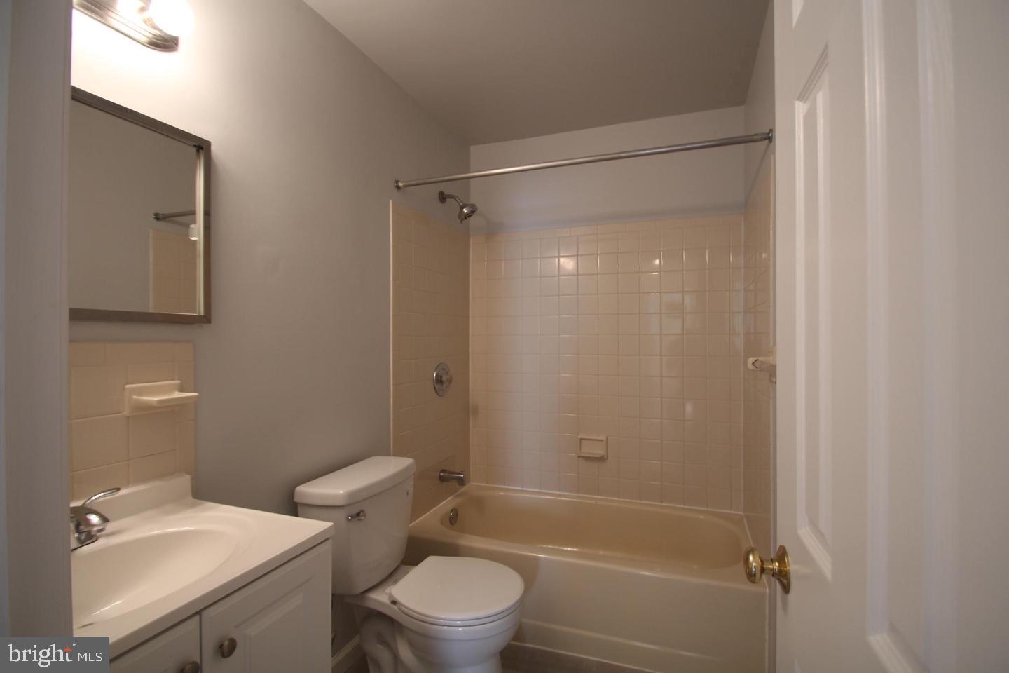 TOWN COURT - Residential