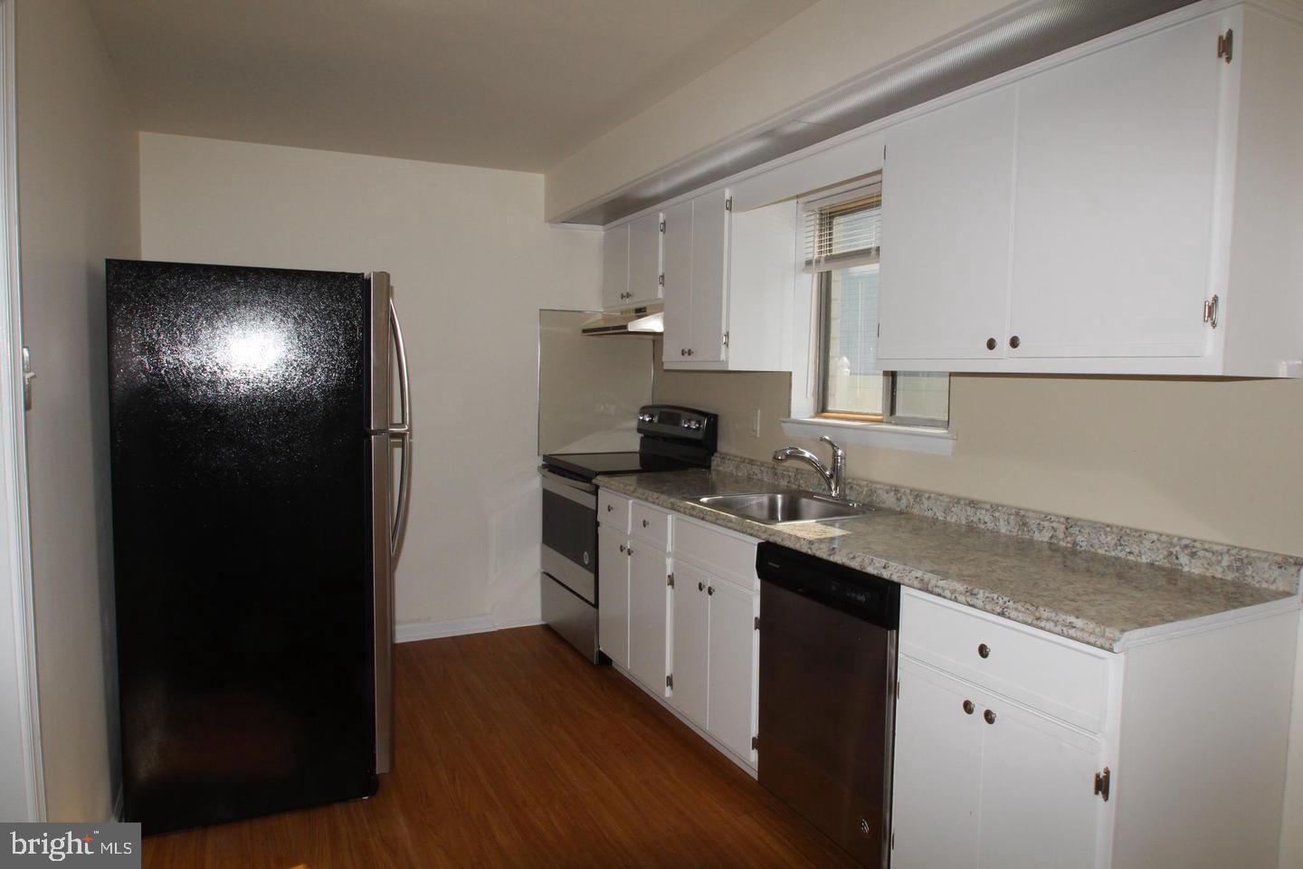 TOWN COURT - Residential