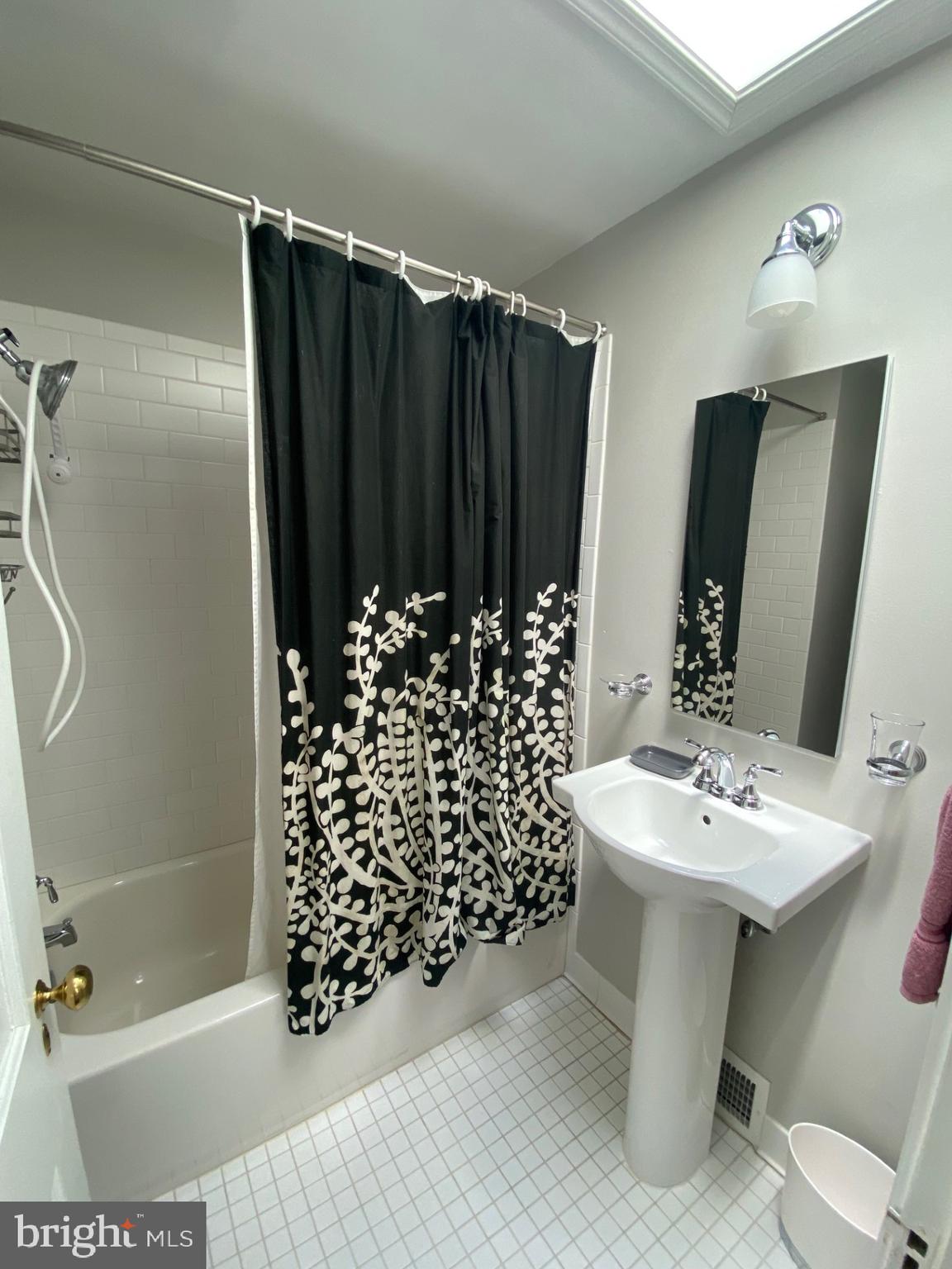 CHEVY CHASE - Residential Lease