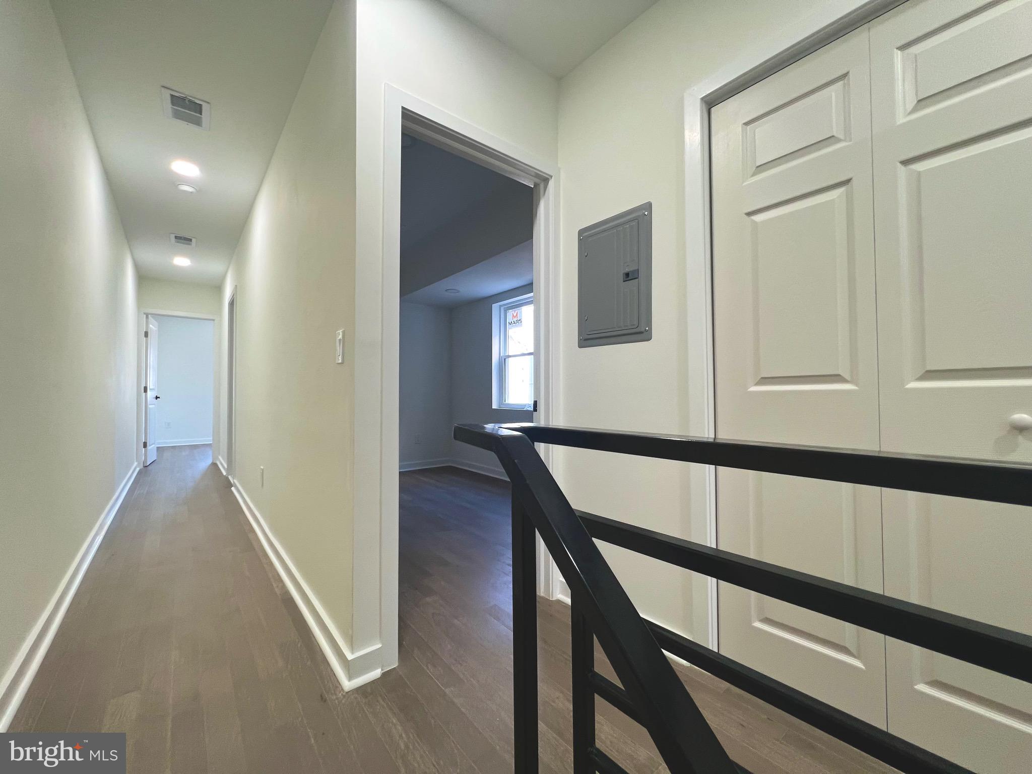 KENSINGTON - Residential