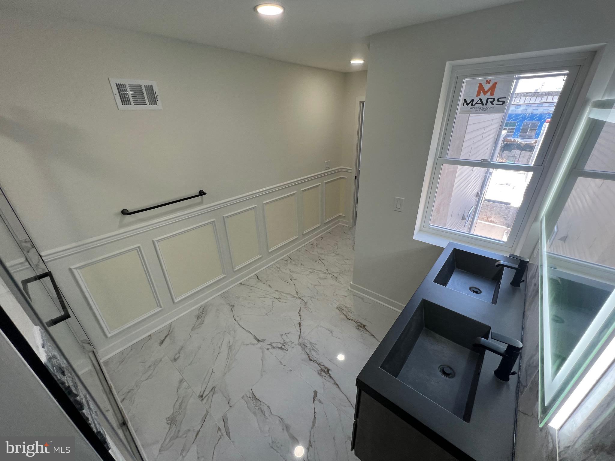 KENSINGTON - Residential
