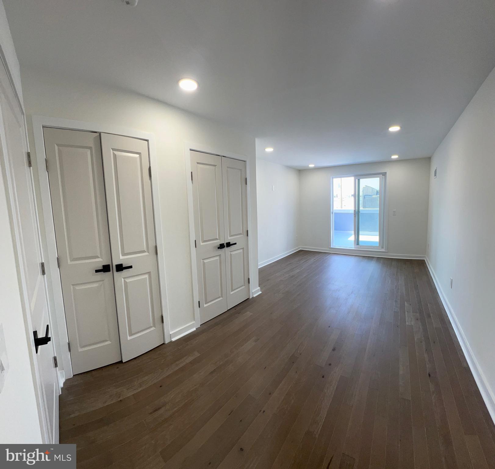 KENSINGTON - Residential