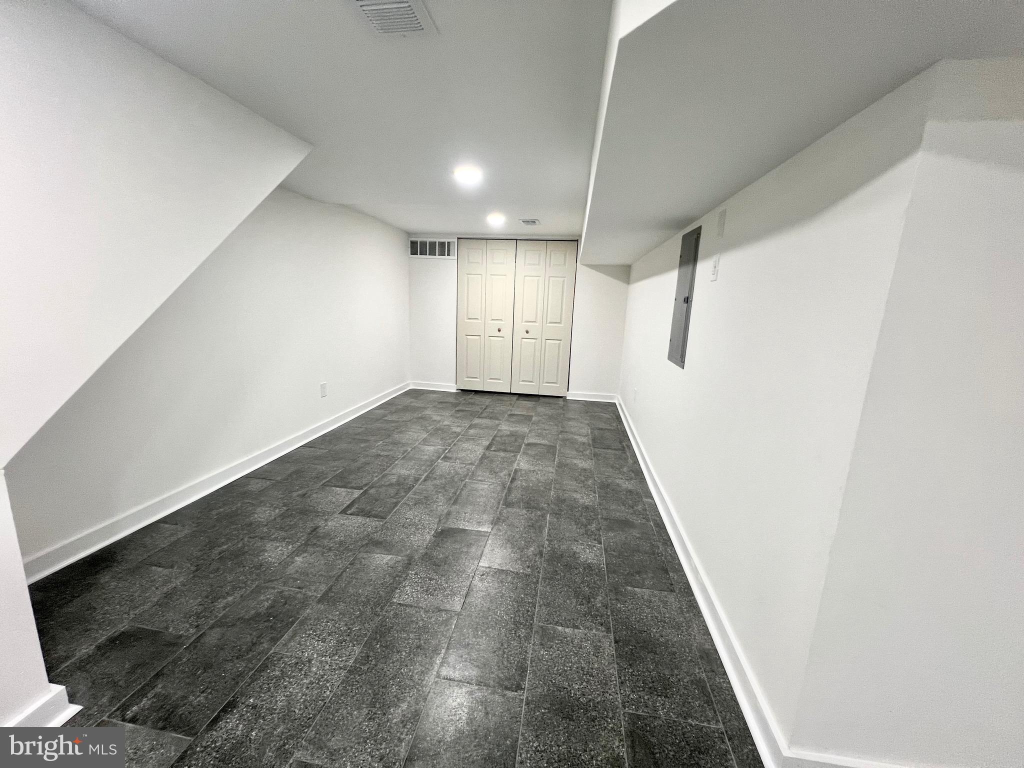 KENSINGTON - Residential