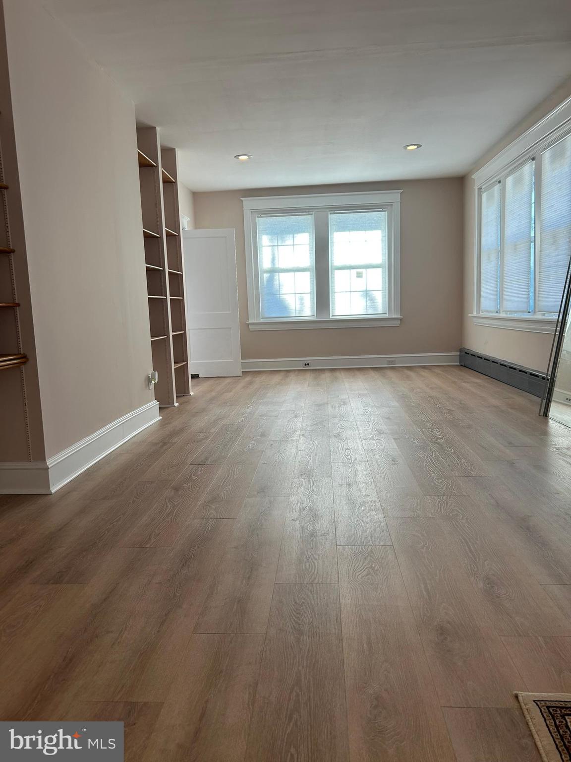 KING MANOR - Residential Lease