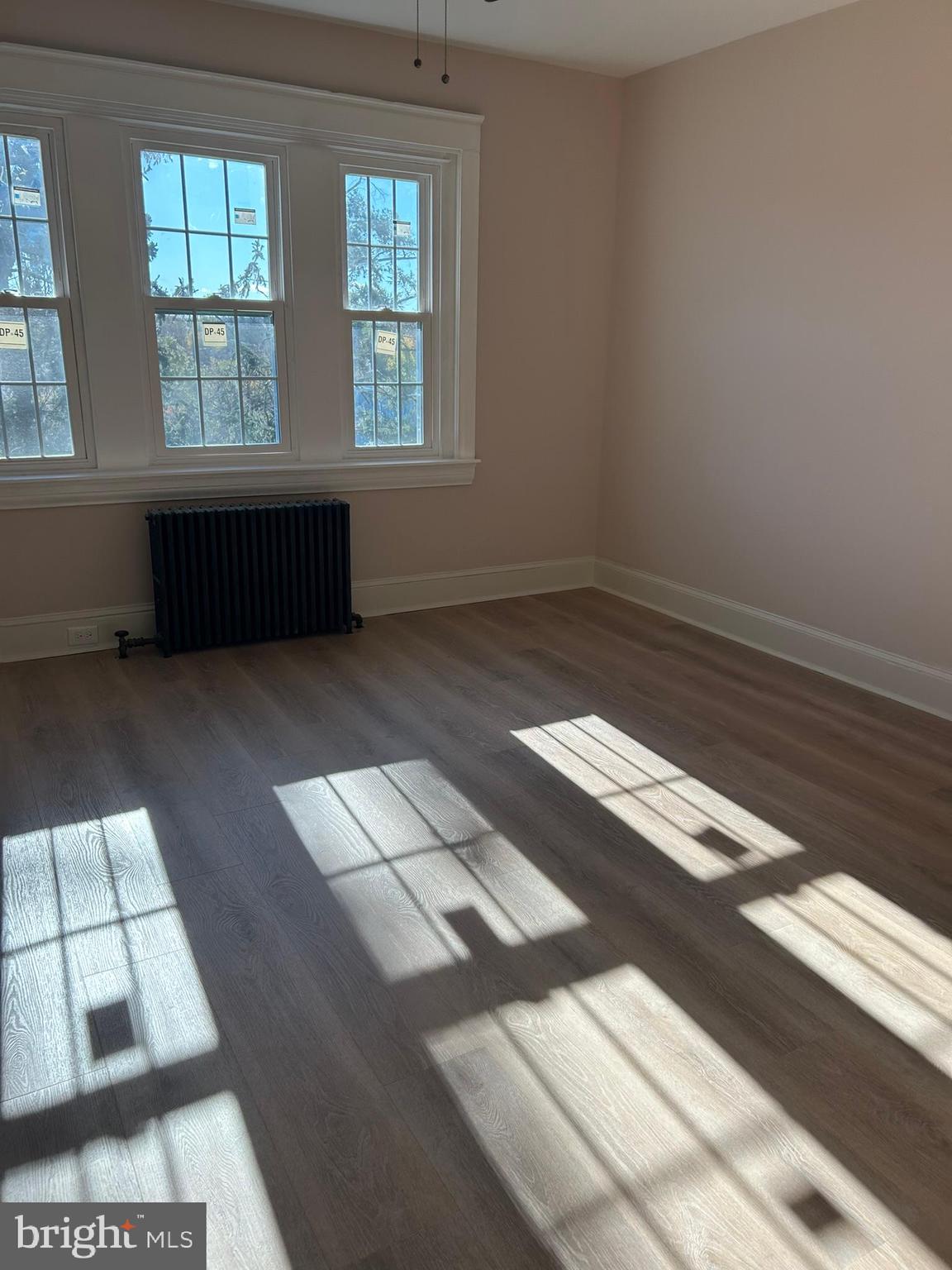 KING MANOR - Residential Lease