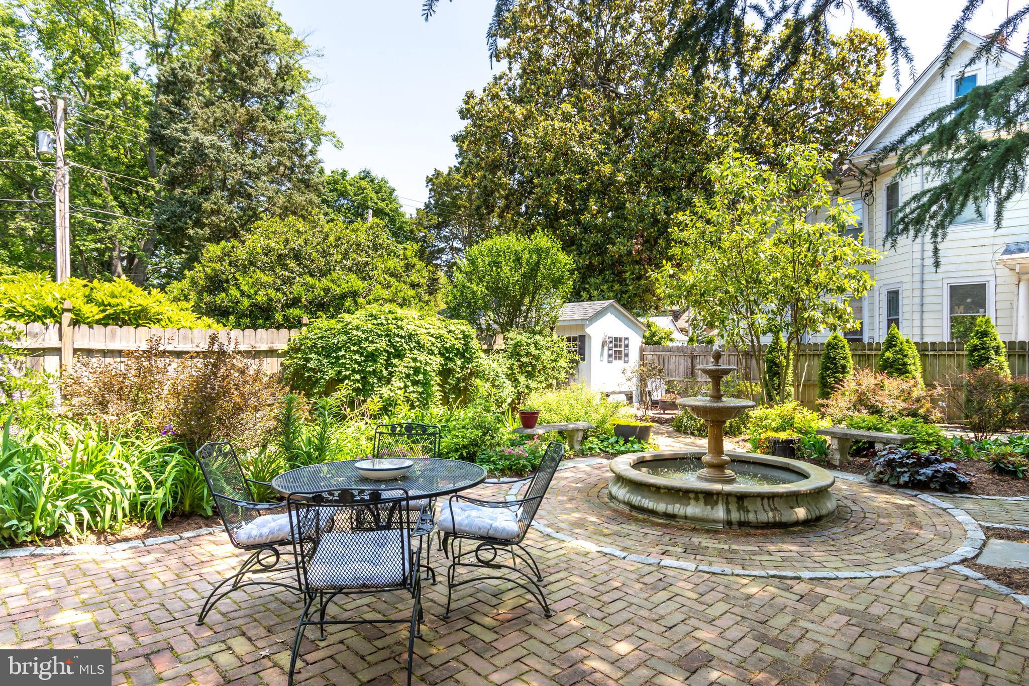 EASTON HISTORIC DISTRICT - Residential