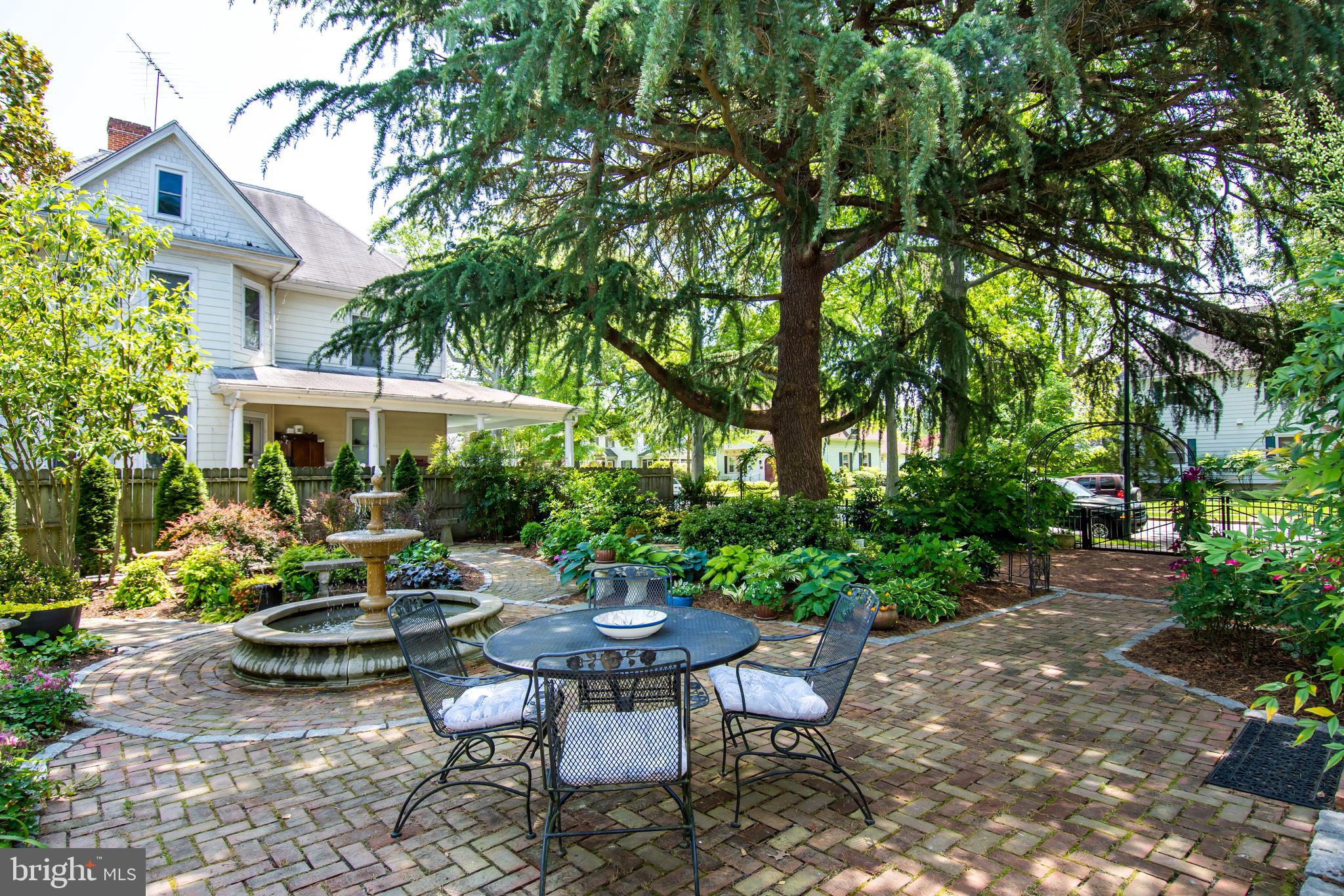 EASTON HISTORIC DISTRICT - Residential